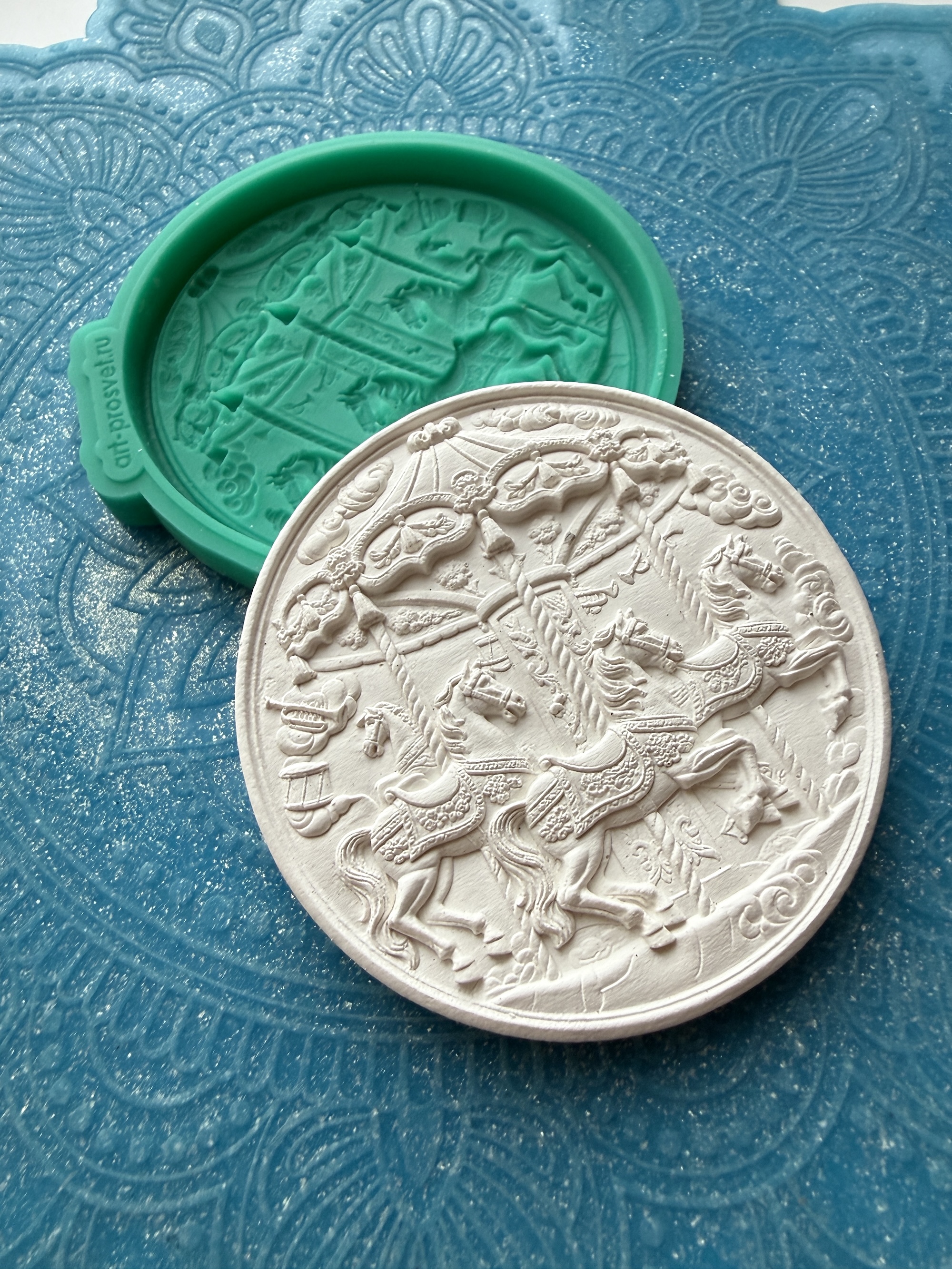 Молд панно "Карусель с лошадками" (M)