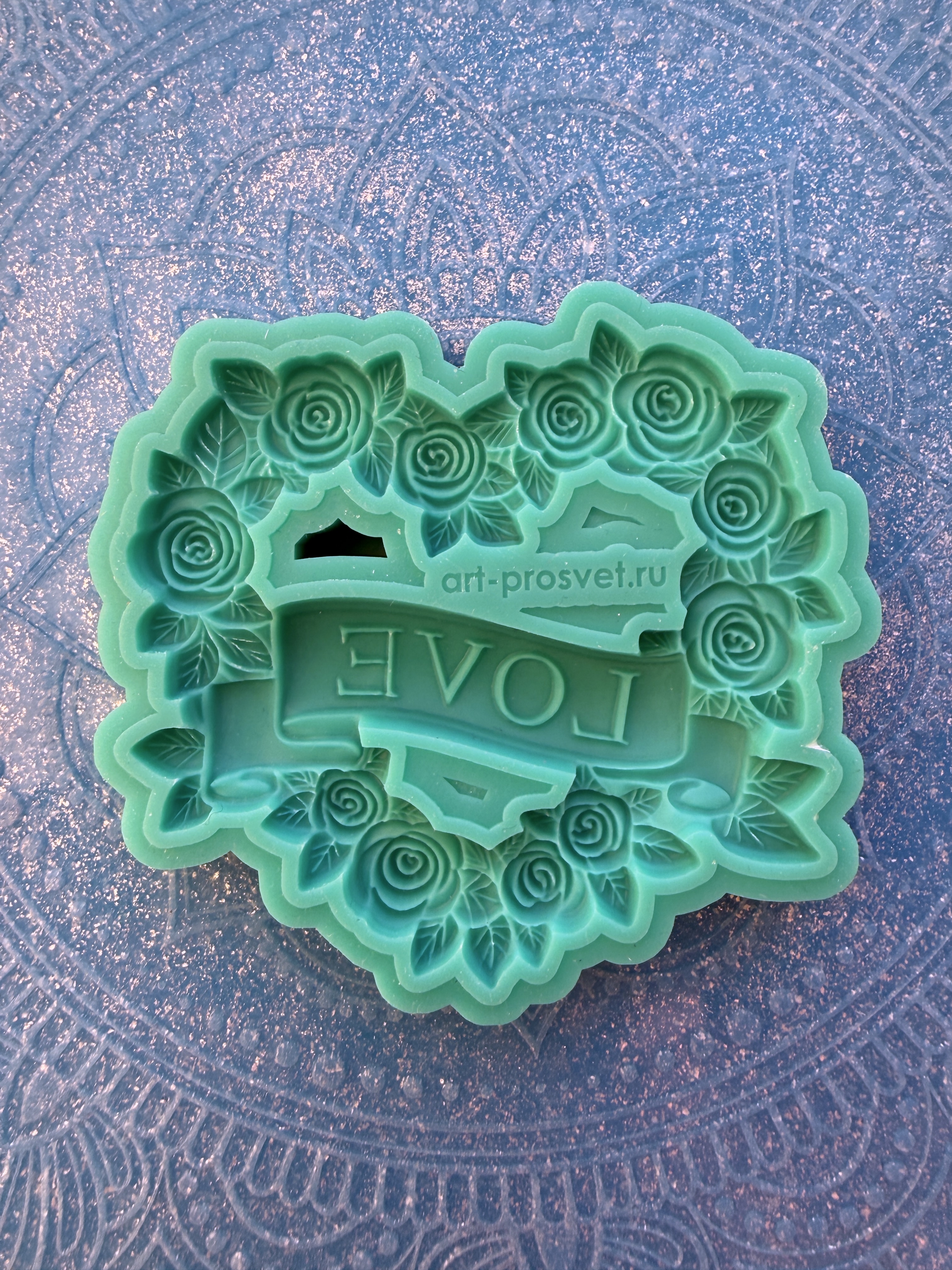 Молд "Сердце из роз с лентой LOVE" (M)