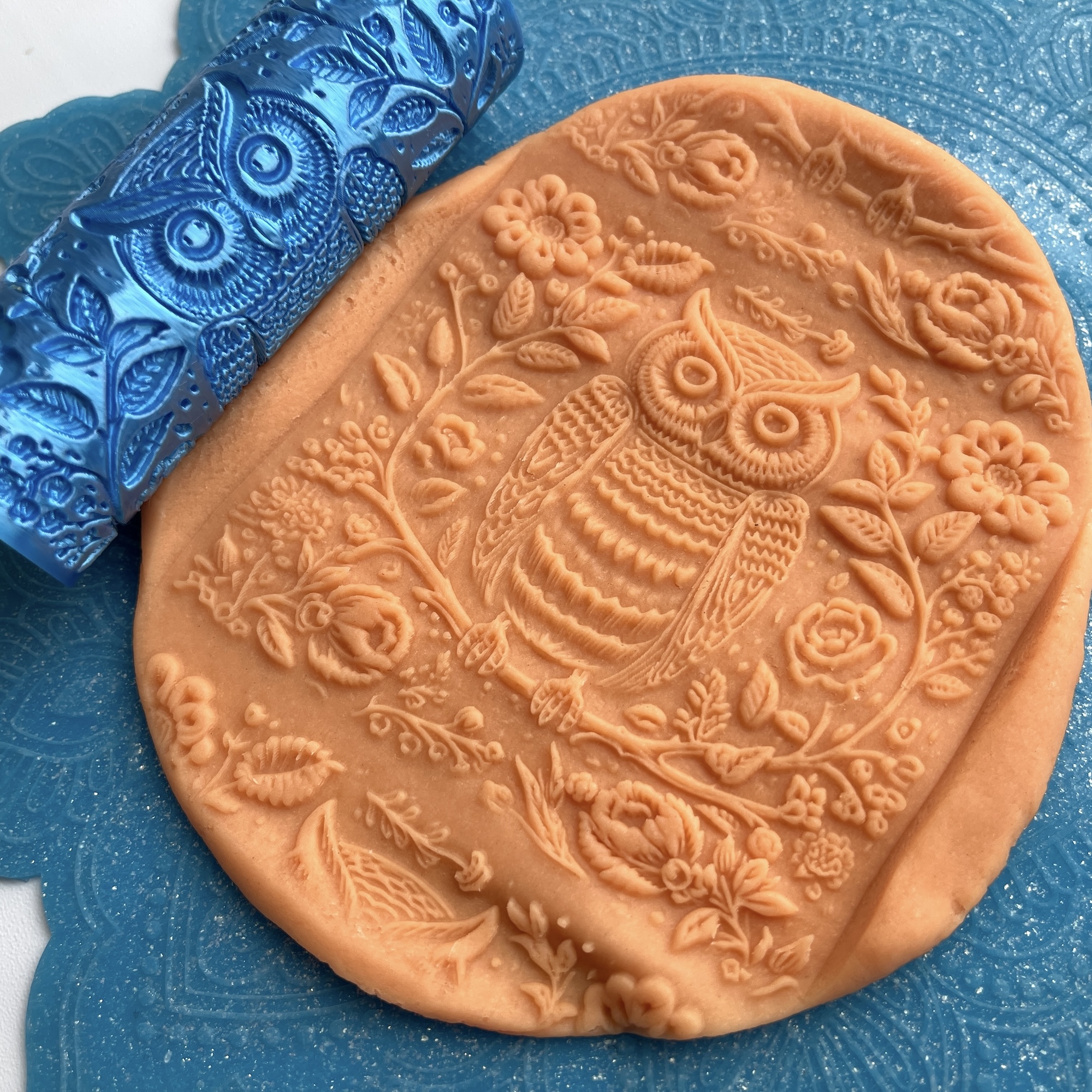 Текстурный ролик (скалка) "Сова" (L) OUT, площадь 100x100 мм