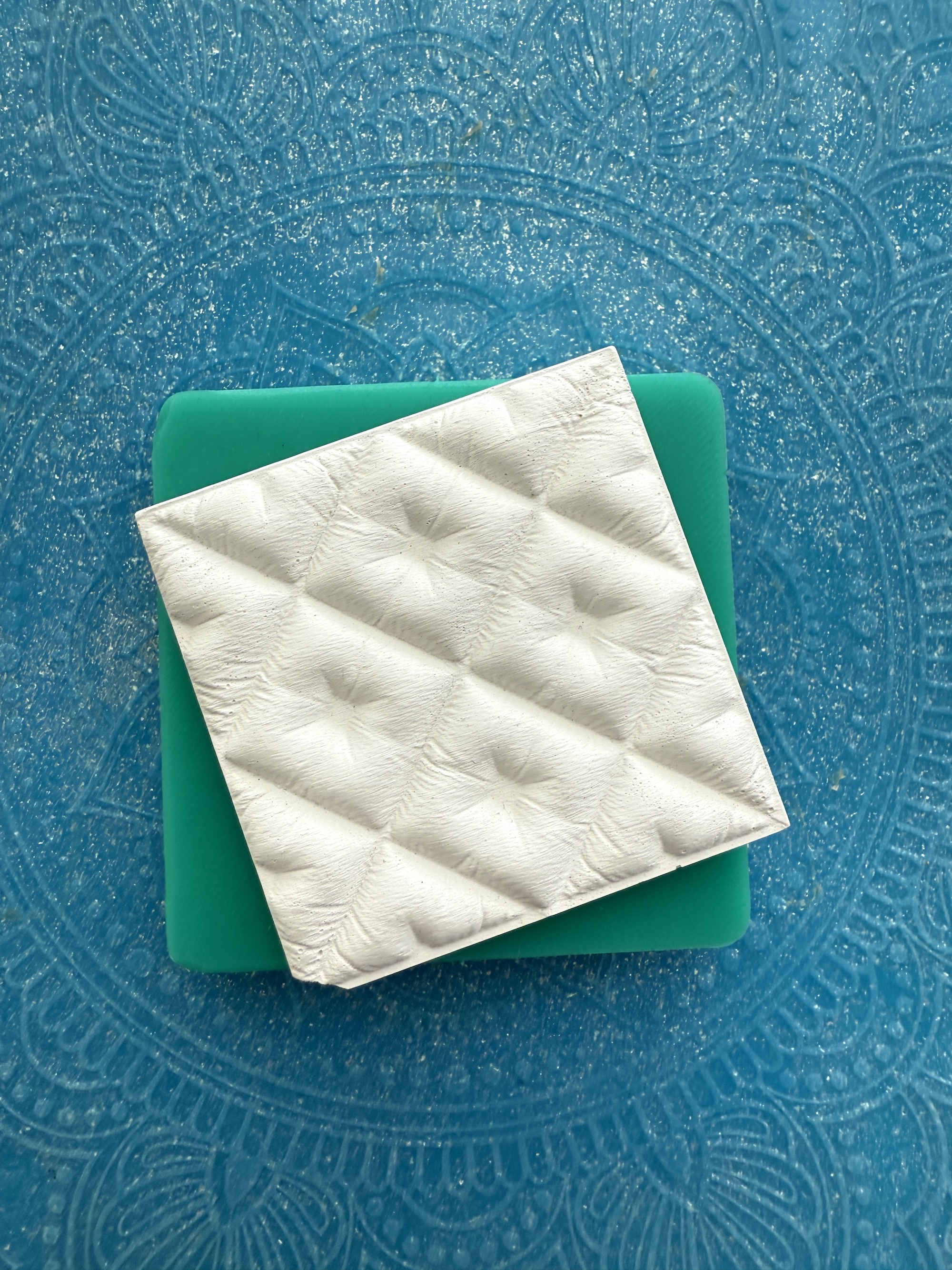 Молд крышка для "Стёганое кашпо куб" (M)