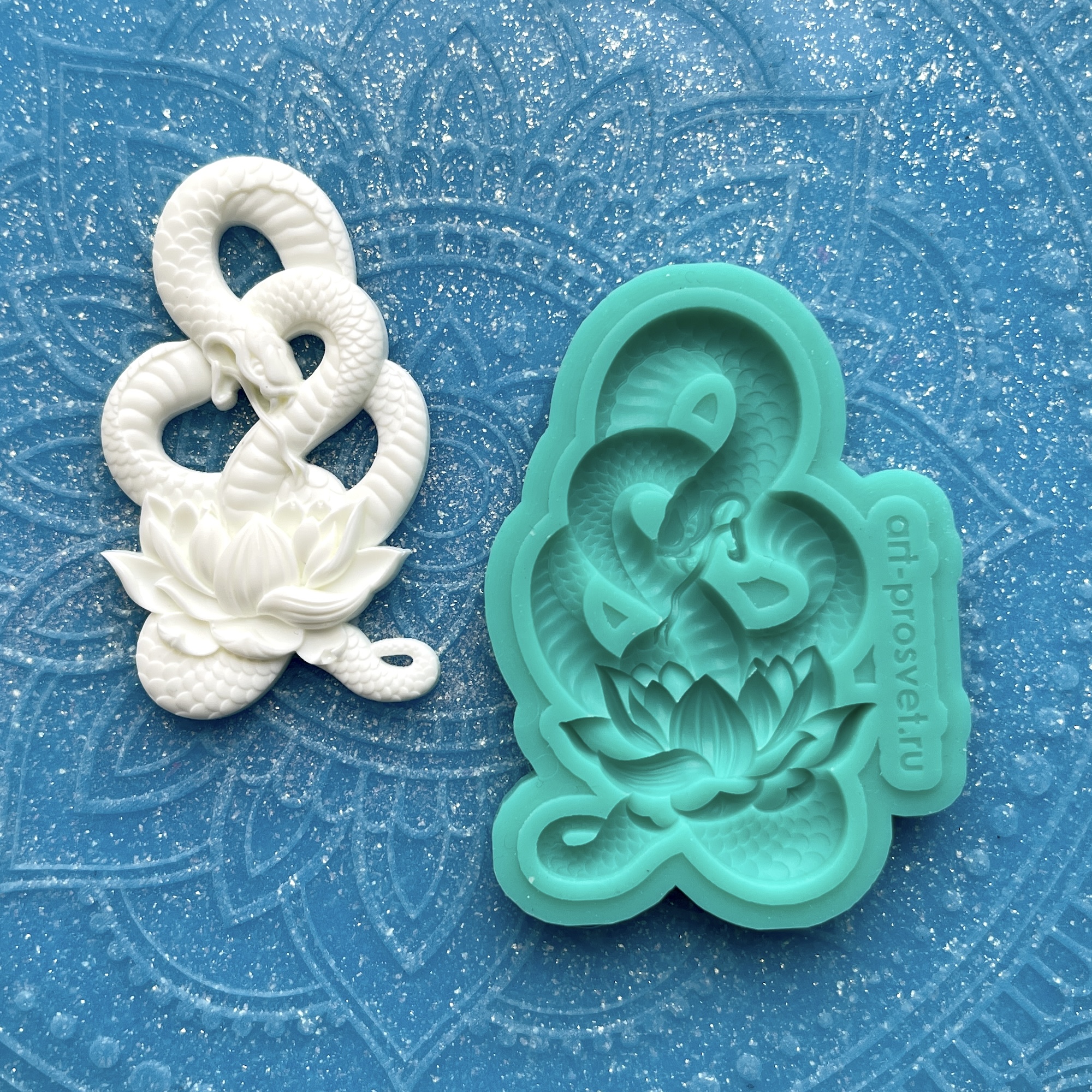 Молд "Змея над лотосом" (S)