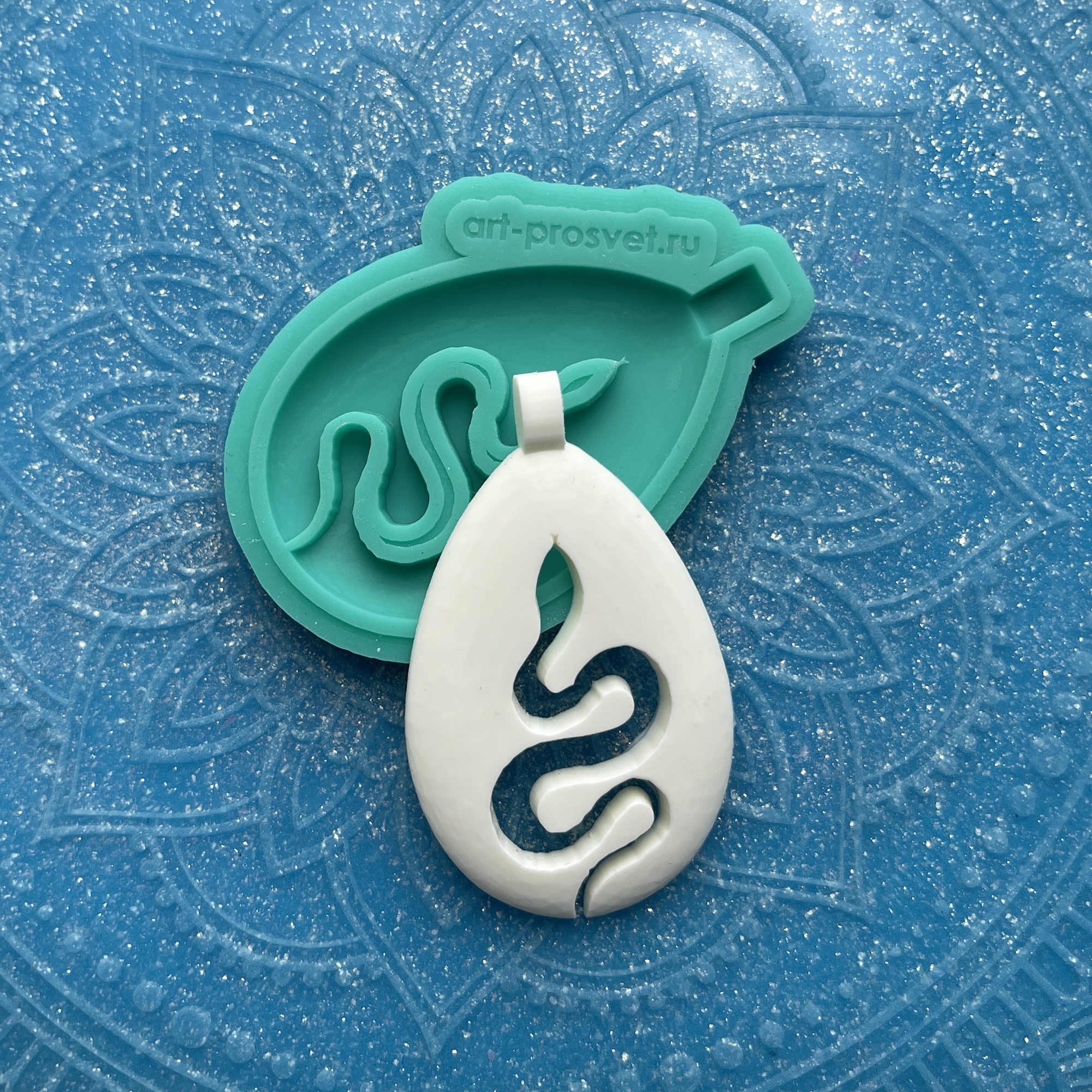 Молд "Кулон со змеей" (S)