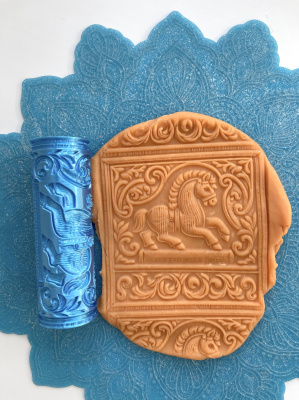 Текстурный ролик (скалка) "Лошадка" (L), площадь 100x100 мм