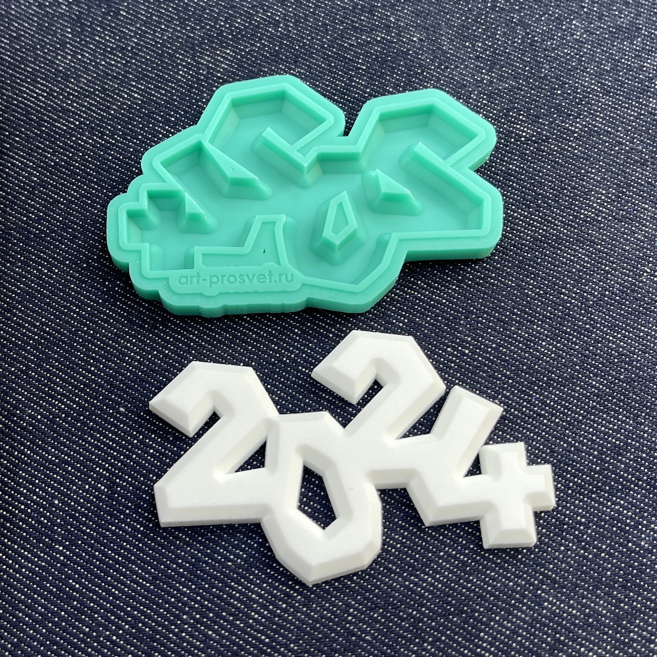 Молд надпись "2024" (M)