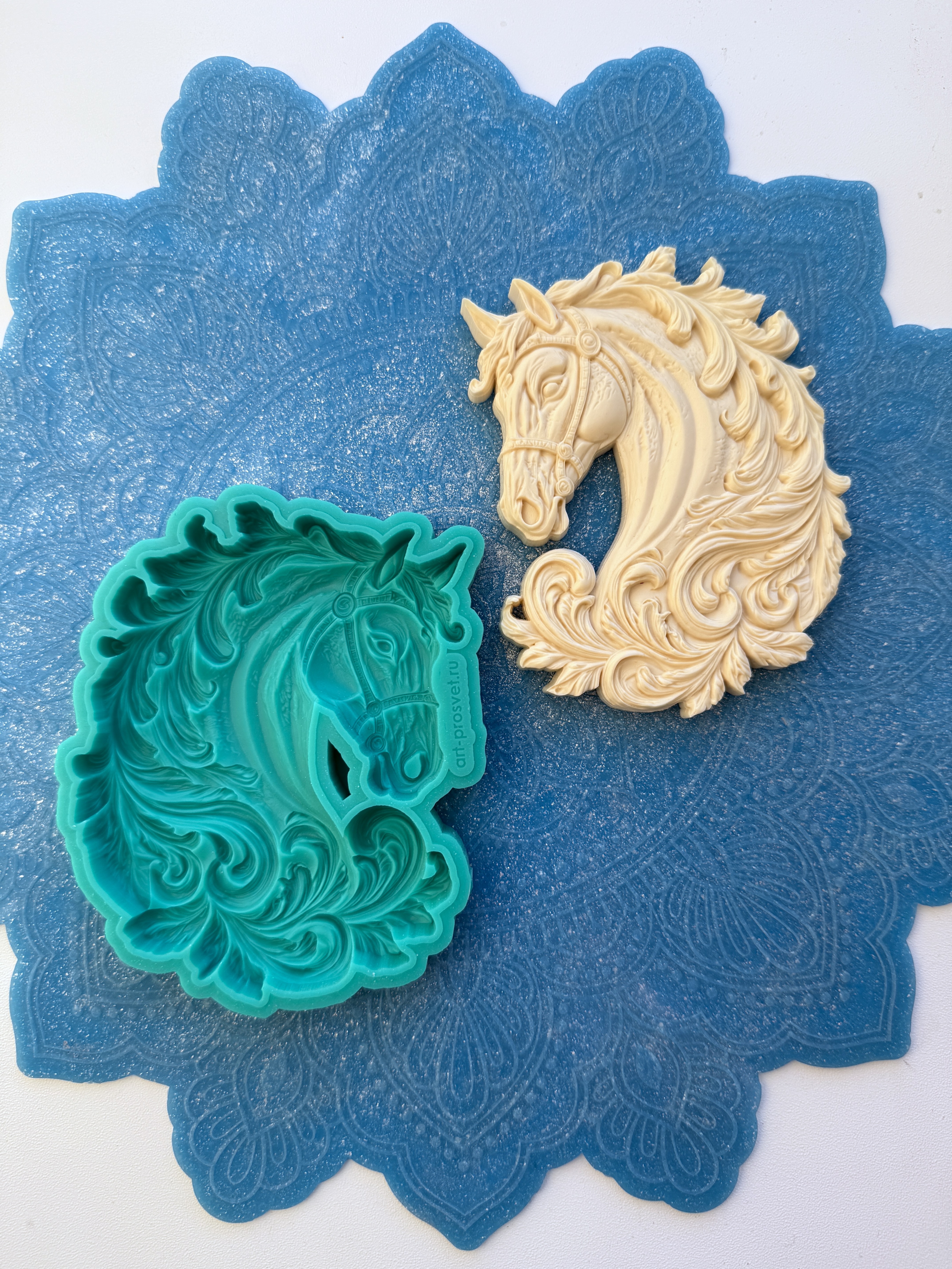 Молд "Лошадь в узорах" утолщенный (L)