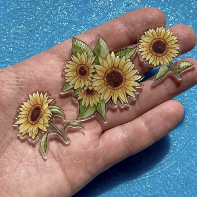 Украшение из акрила с полиграфией "Подсолнухи"