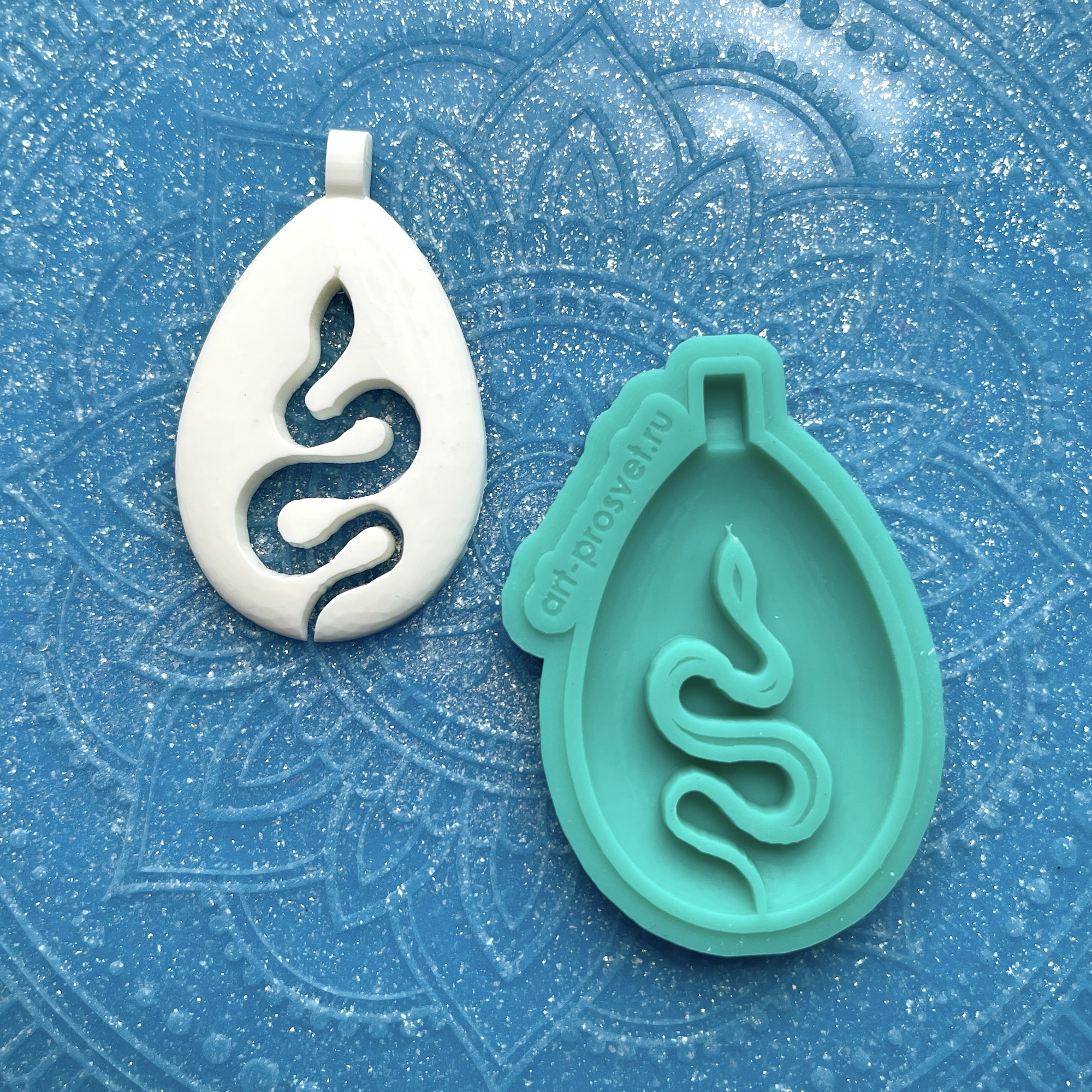 Молд "Кулон со змеей" (S)