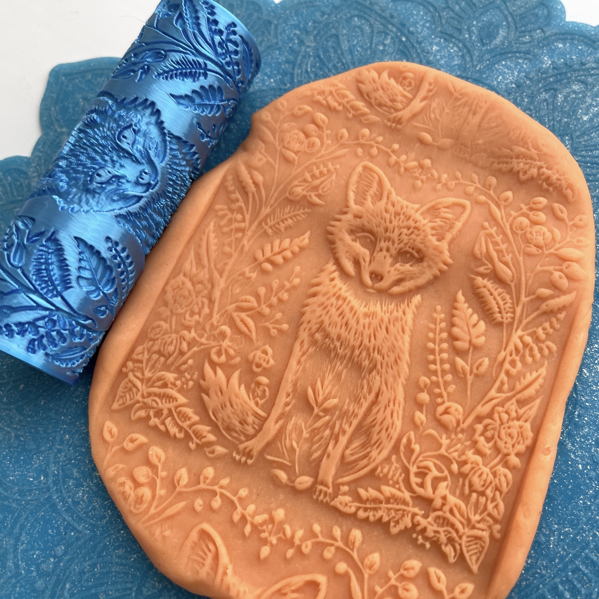 Текстурный ролик (скалка) "Лиса" (L) OUT, площадь 100x100 мм