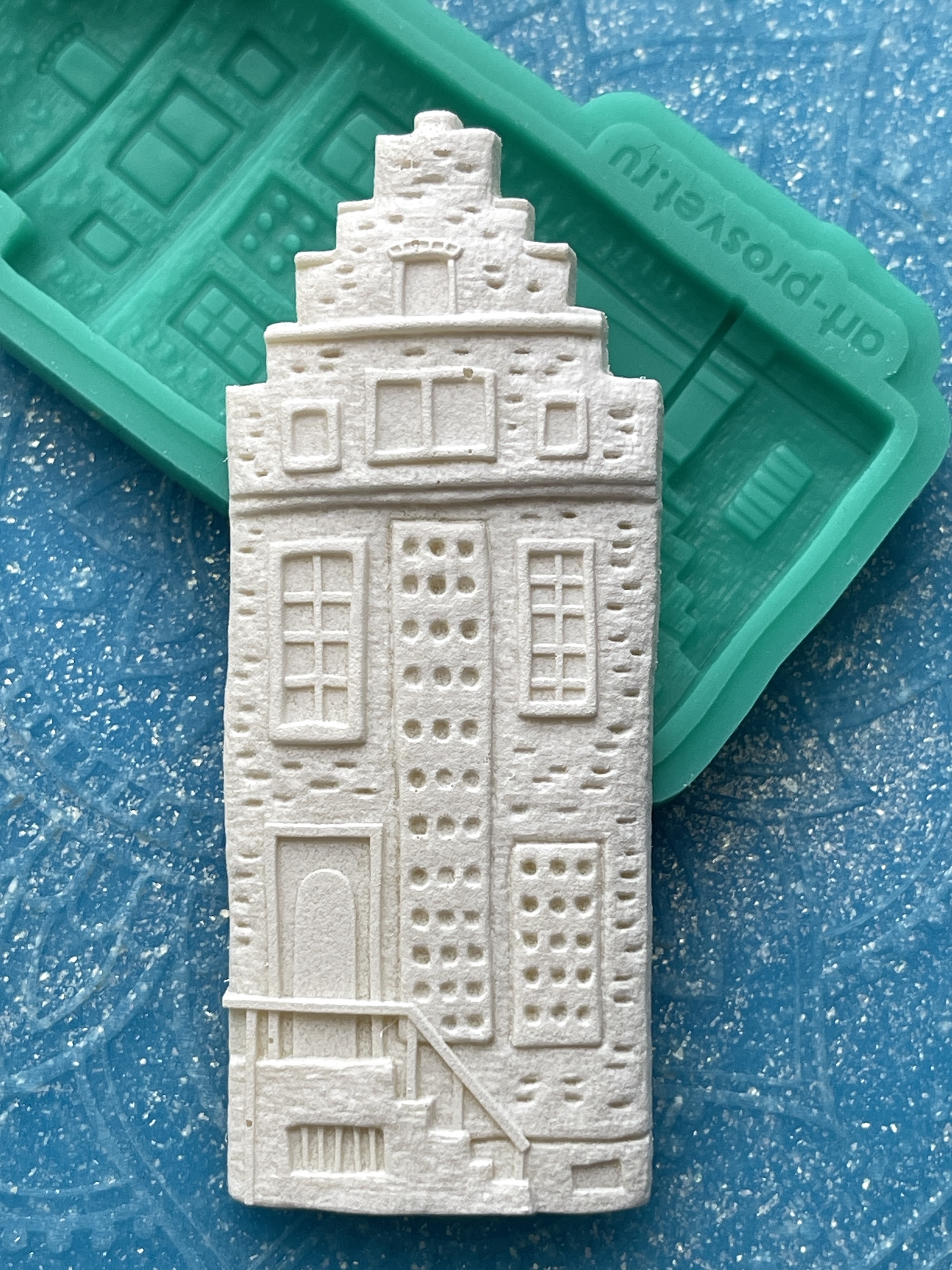 Молд "Домик 8" (M)