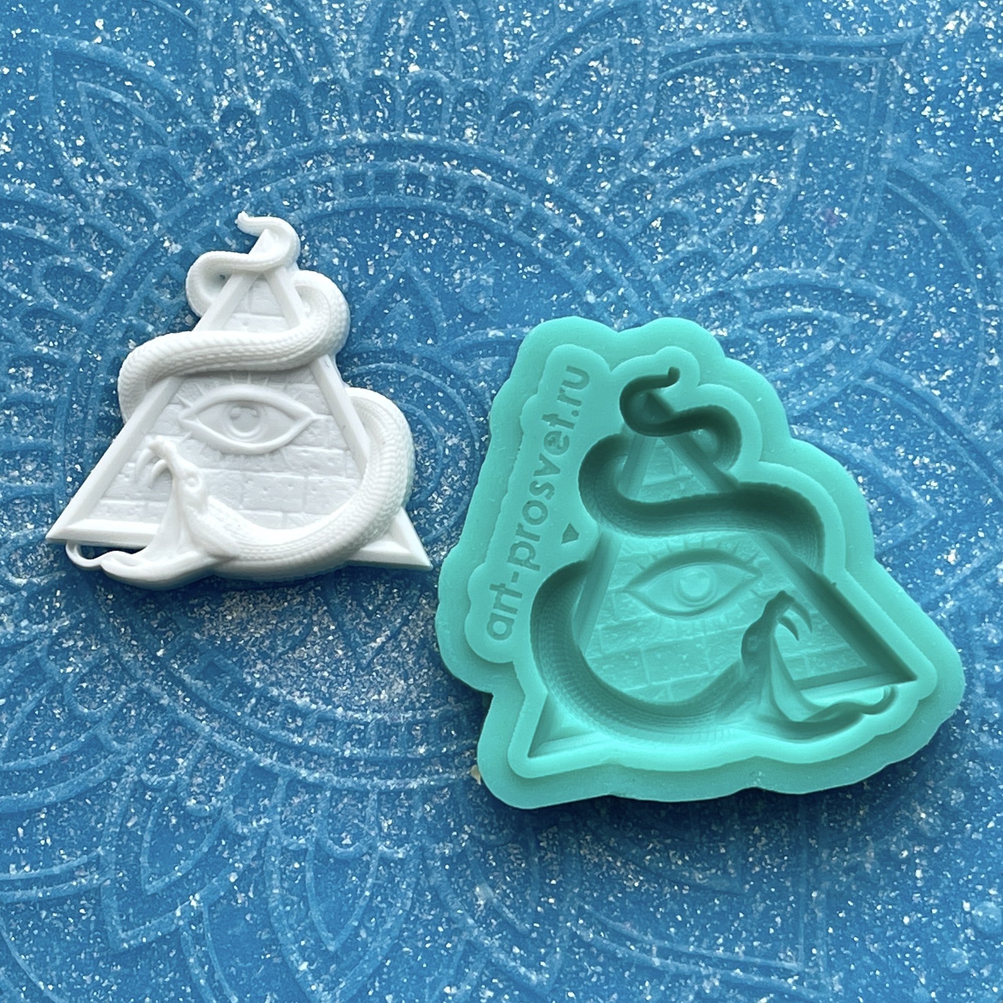 Молд "Всевидящее око со змеей" (XS)