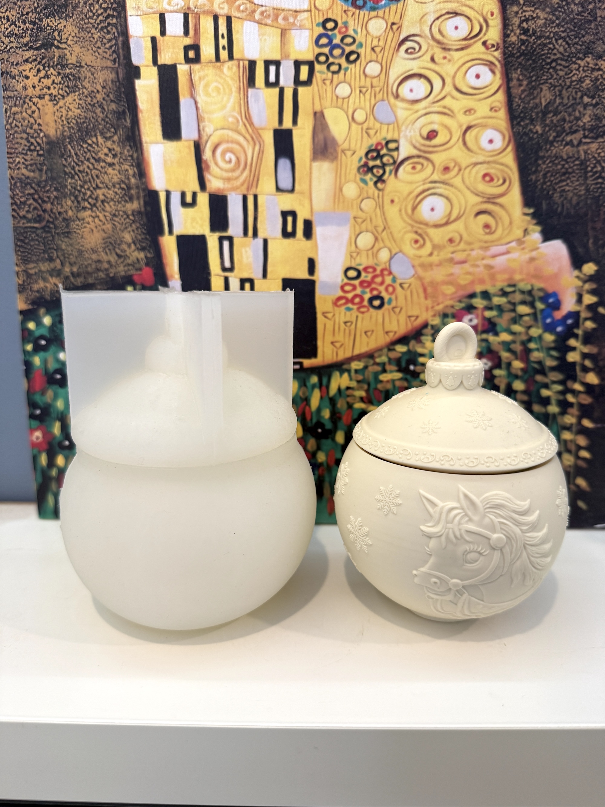 3D-молд контейнер для свечи, шкатулка "Ёлочный шар с лошадкой" (L)