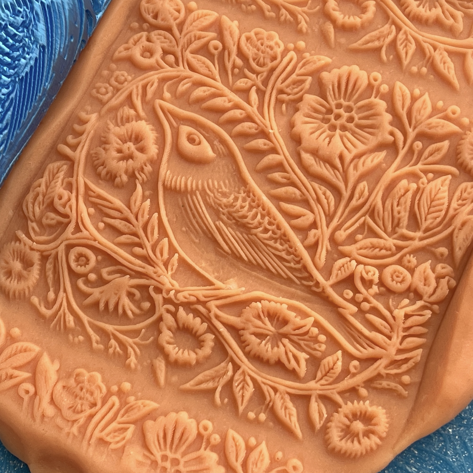 Текстурный ролик (скалка) "Птица 2" (L) OUT, площадь 100x100 мм