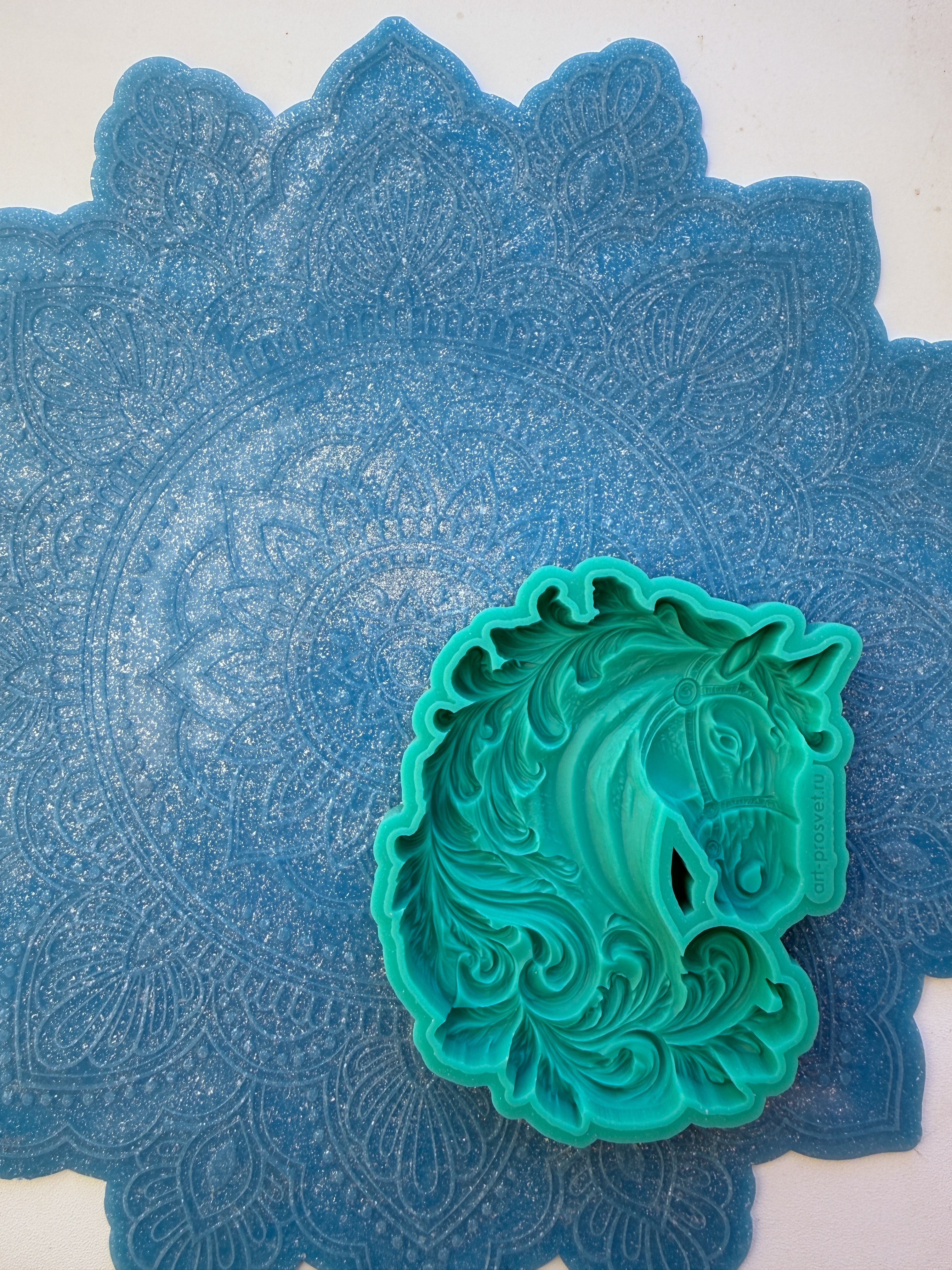 Молд "Лошадь в узорах" утолщенный (L)