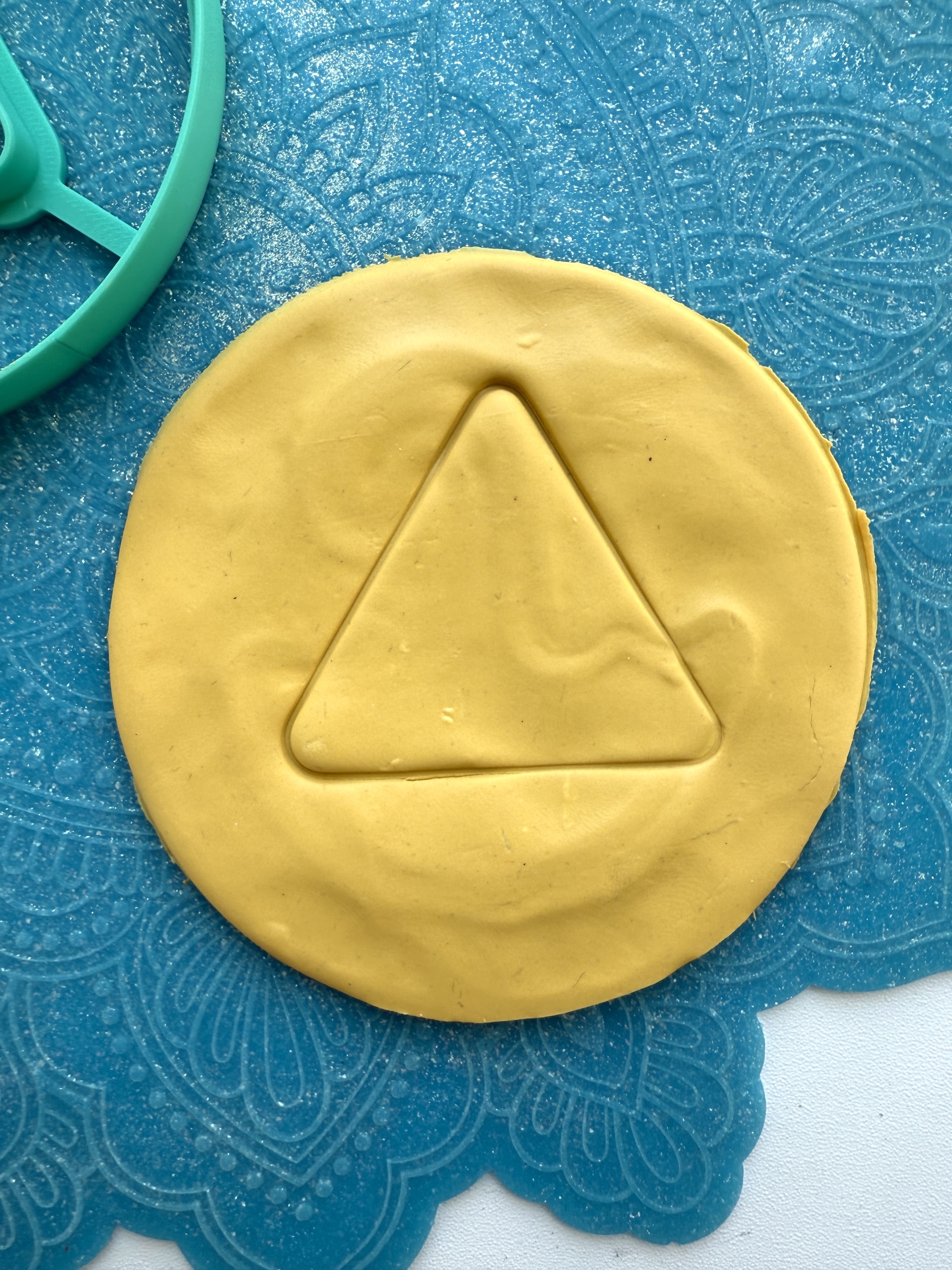 Форма-нож для теста, мастики, глины, по мотивам Игры в кальмара "Треугольник"