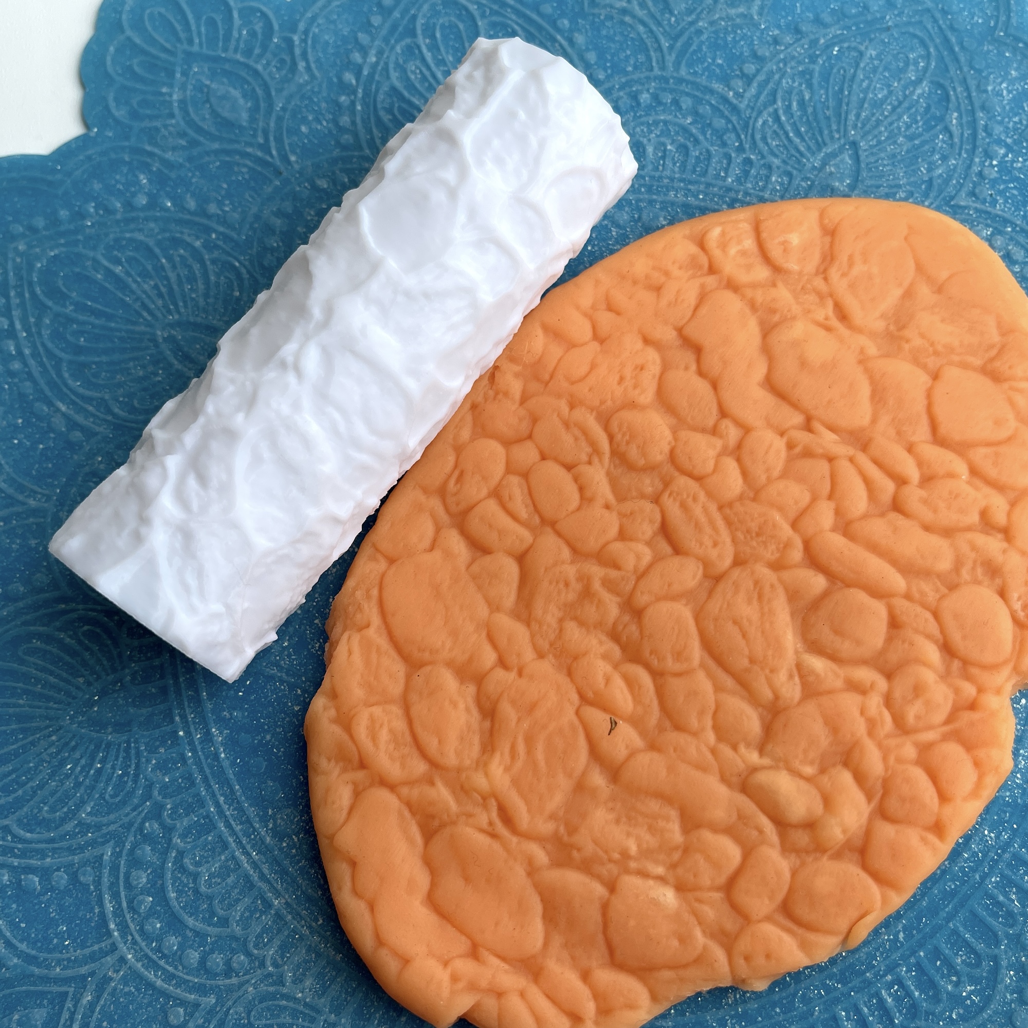 Текстурный ролик (скалка) "Камни" (L), площадь 100x100 мм