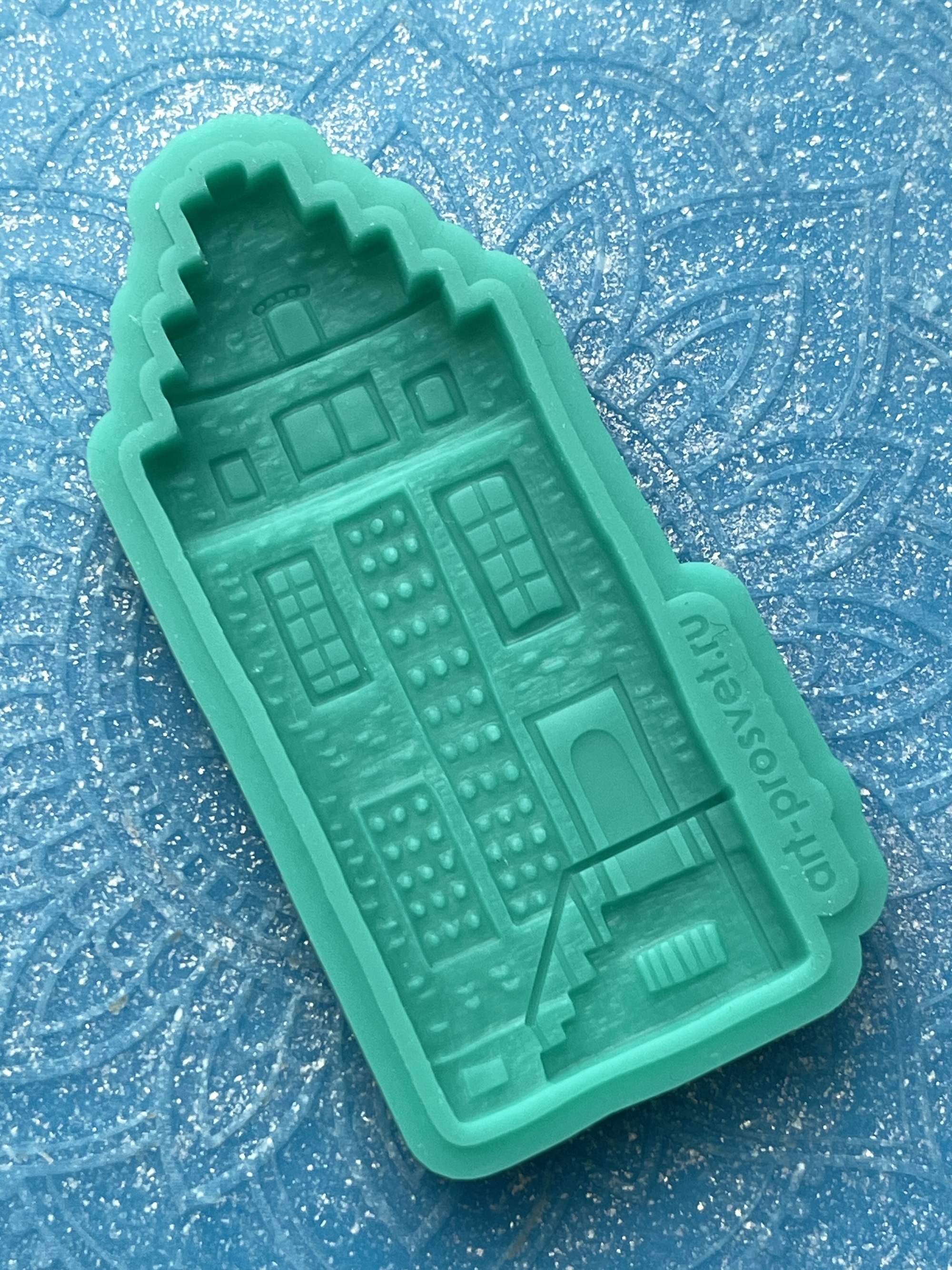 Молд "Домик 8" (M)