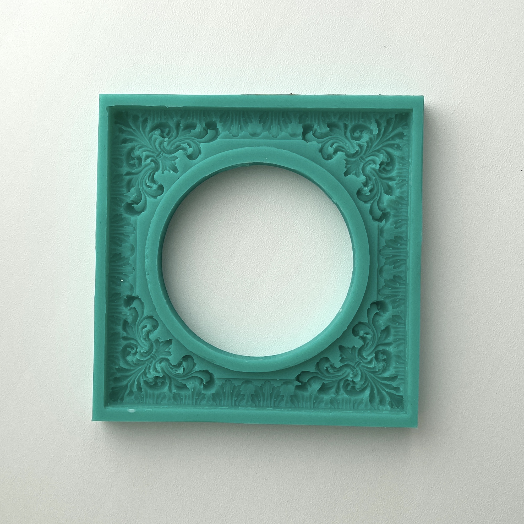 Молд "Квадратная рамка с круглым отверстием" (L)