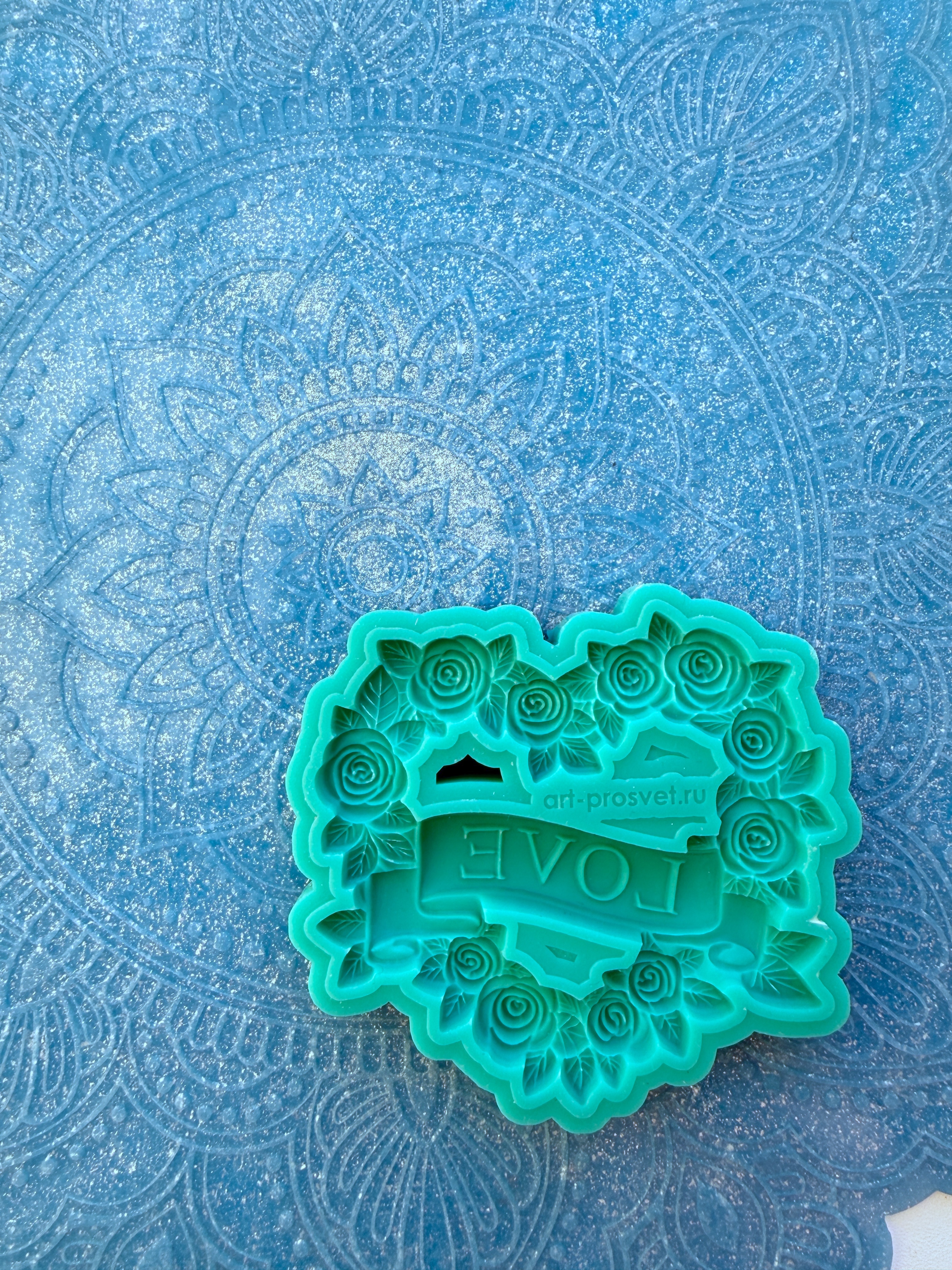 Молд "Сердце из роз с лентой LOVE" (M)