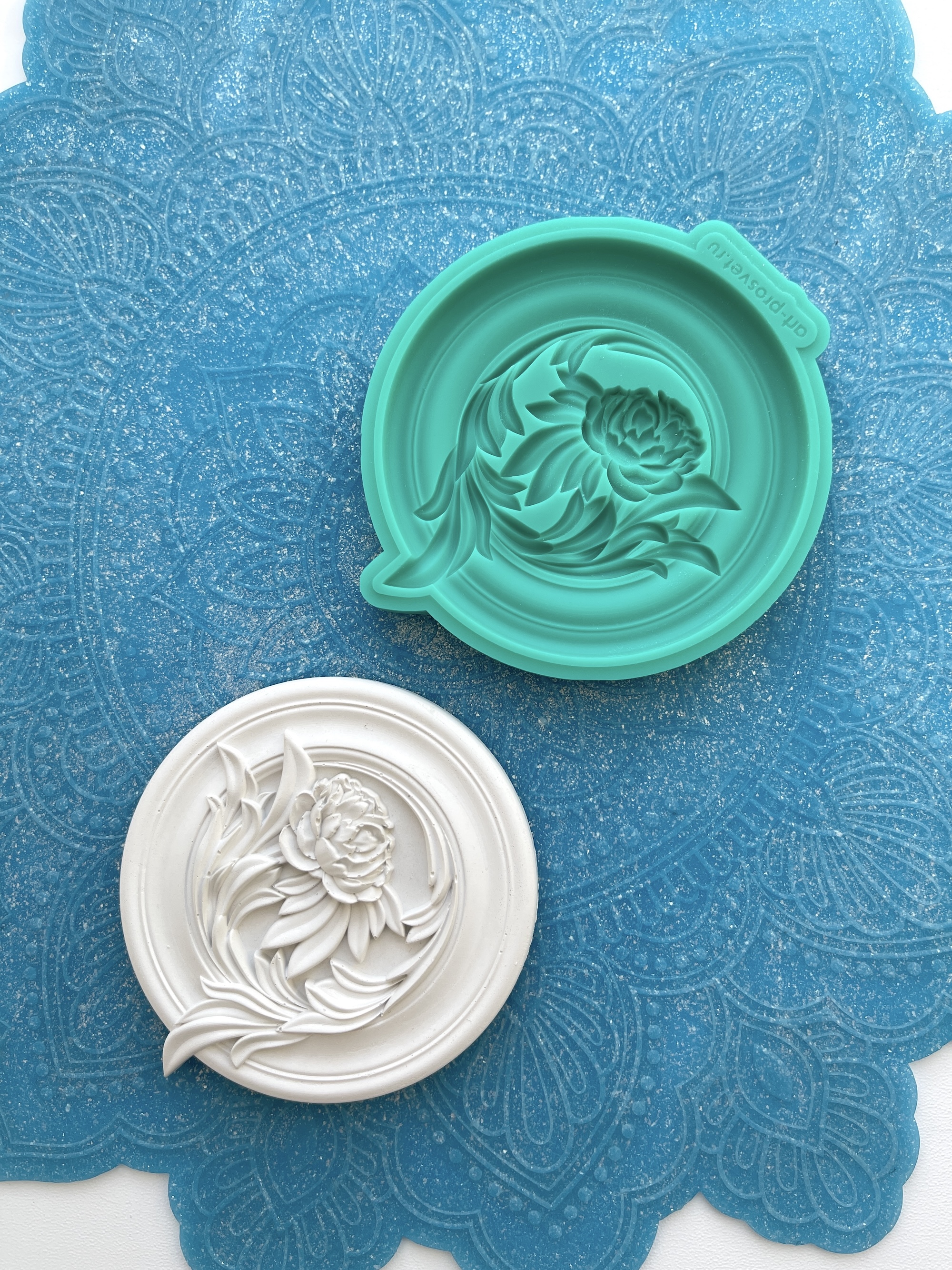 Молд "Тарель с пионом 1" (M)