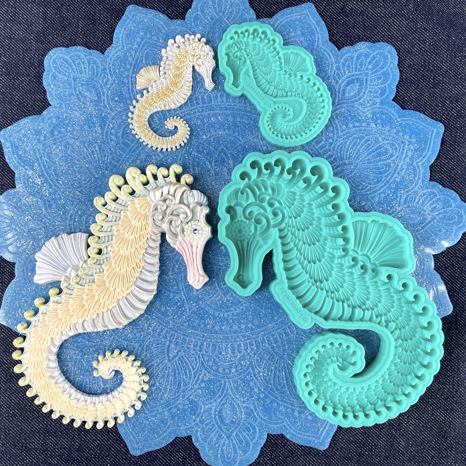 Молд "Морской конёк с рельефным рисунком" (XL)