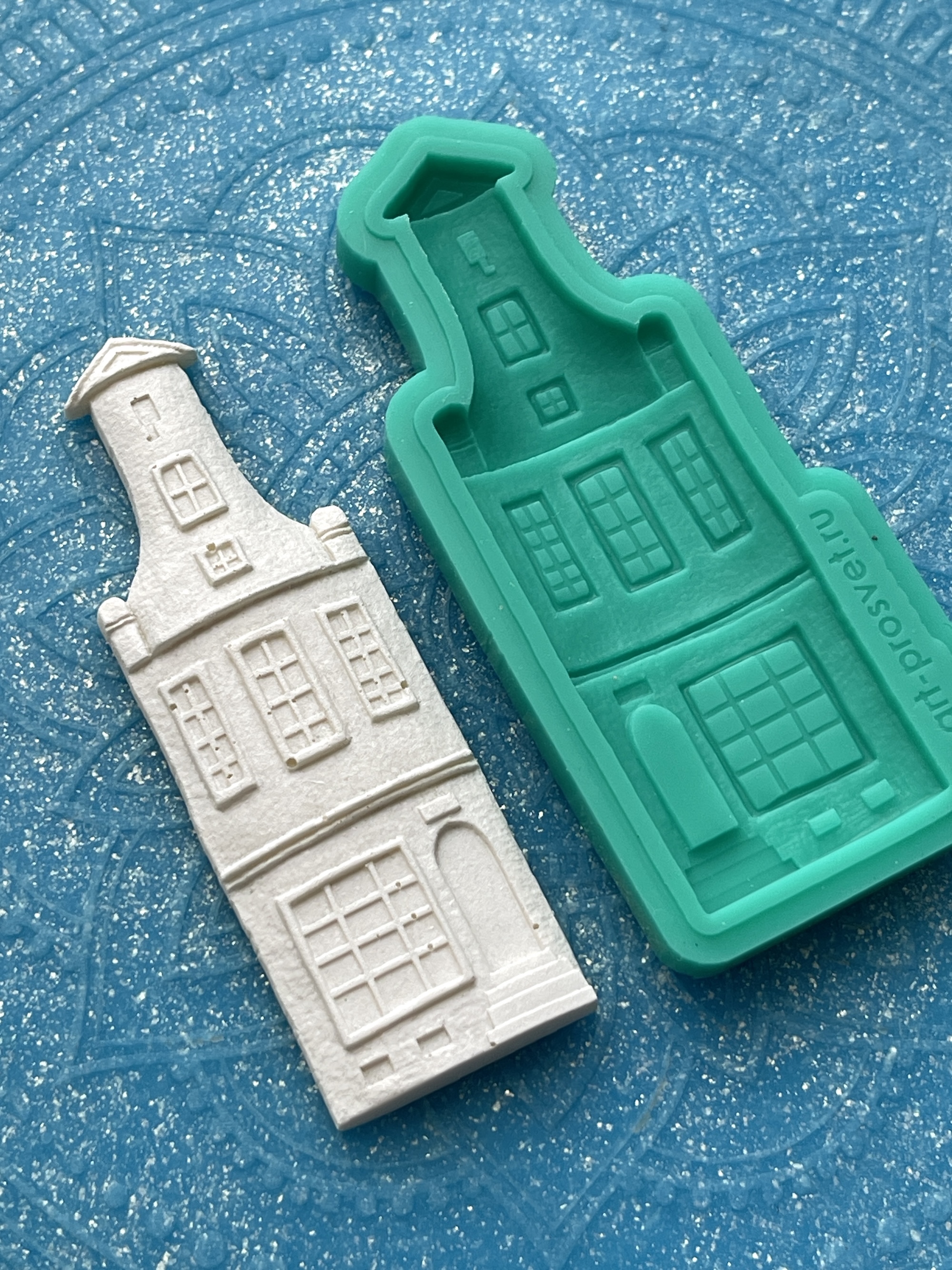 Молд "Домик 1" (M)