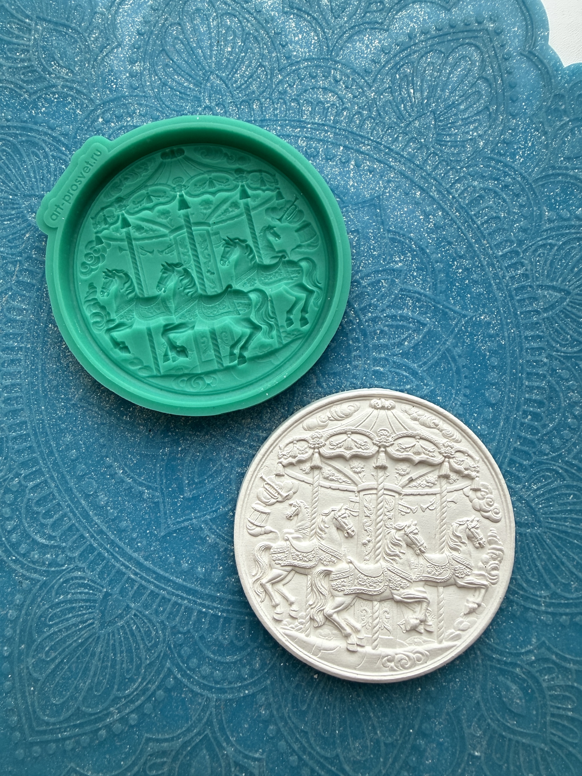 Молд панно "Карусель с лошадками" (M)