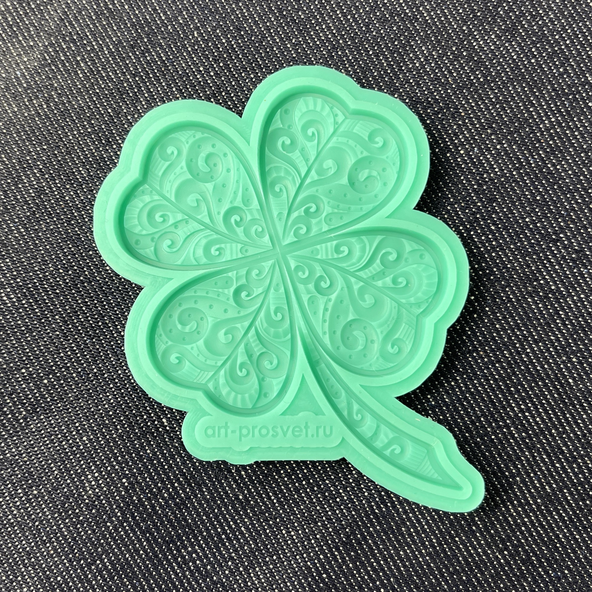 Молд "Четырёхлистный клевер с этническим узором" (M)