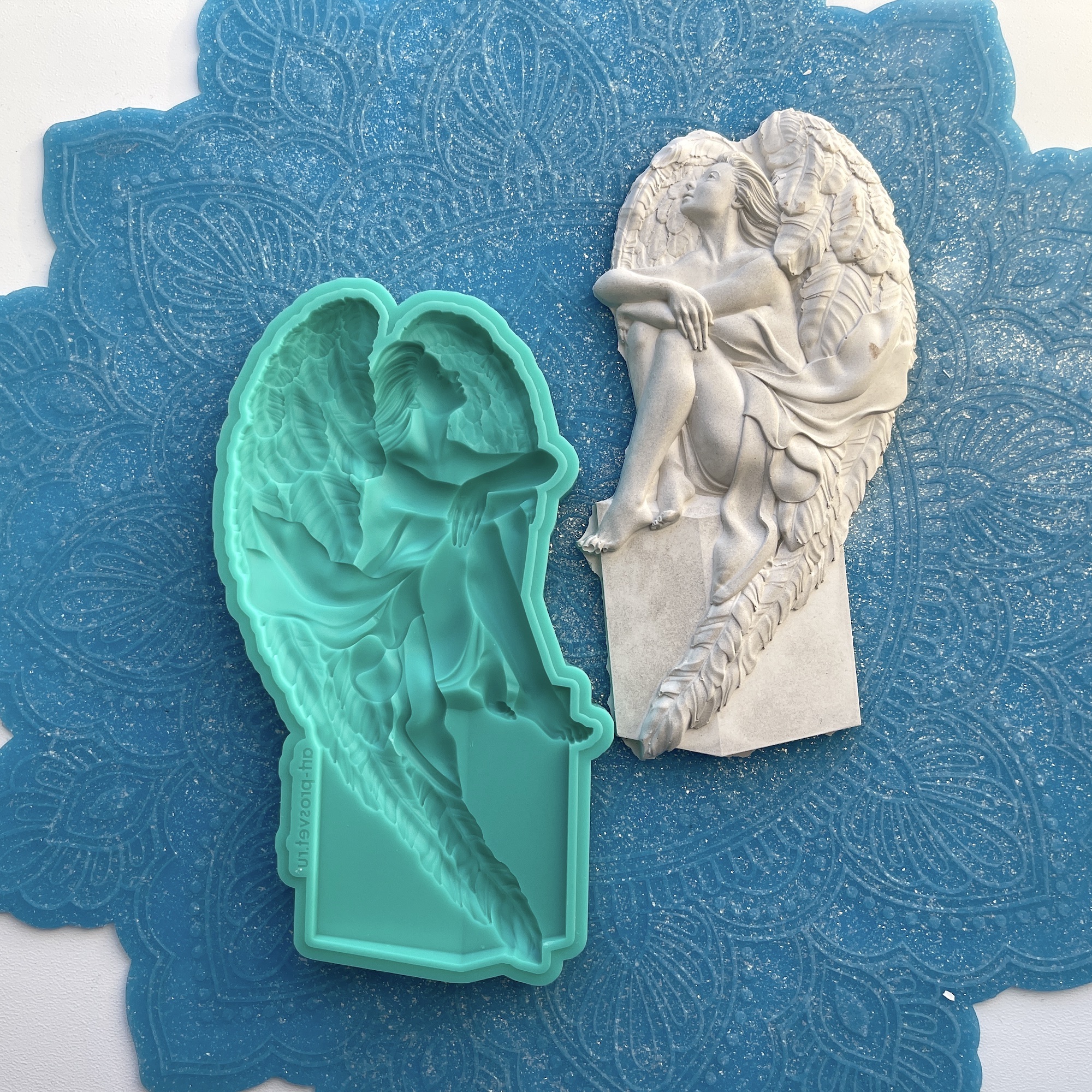 Молд  "Ангел на тумбе" левый (L)