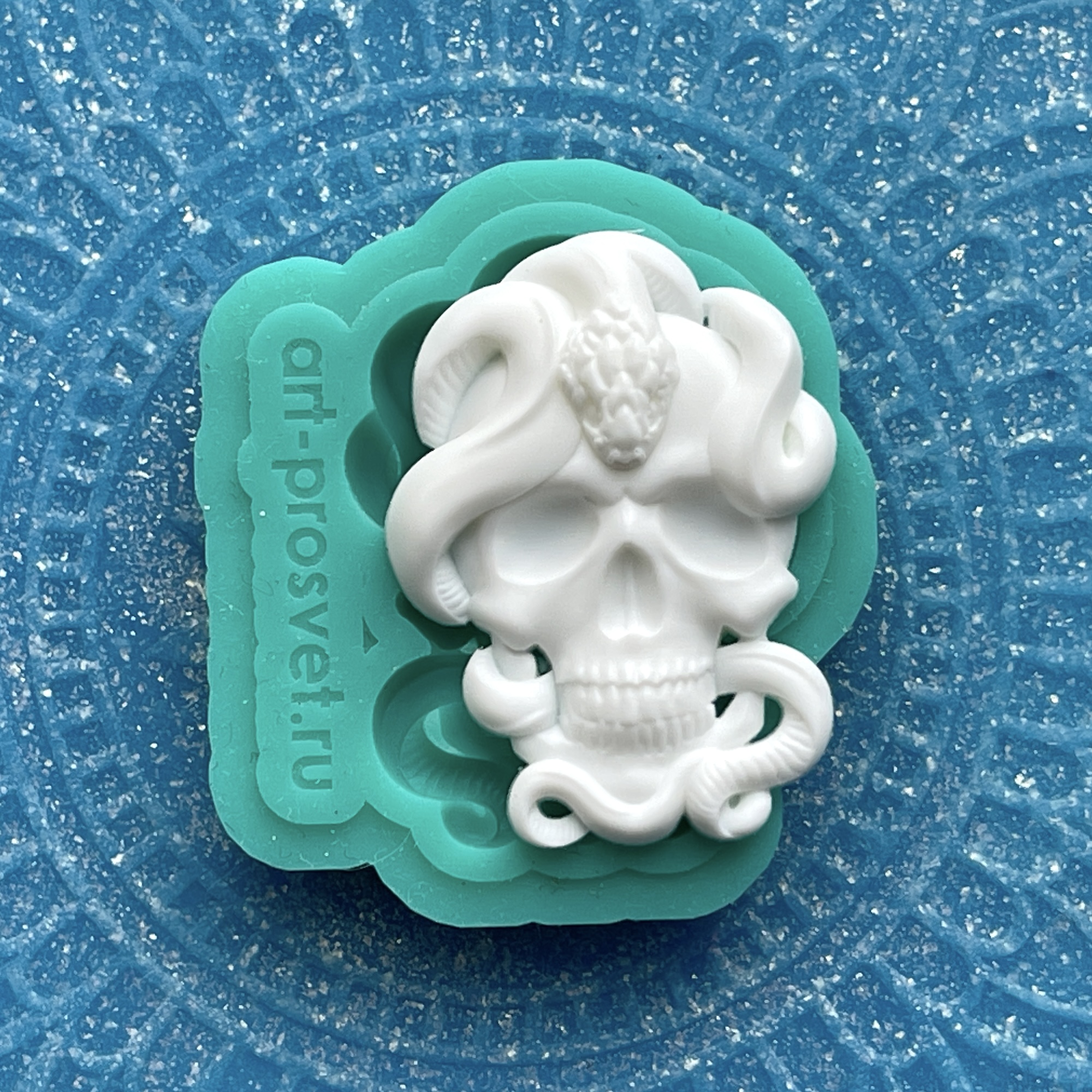 Молд "Череп со змеей" (XS)