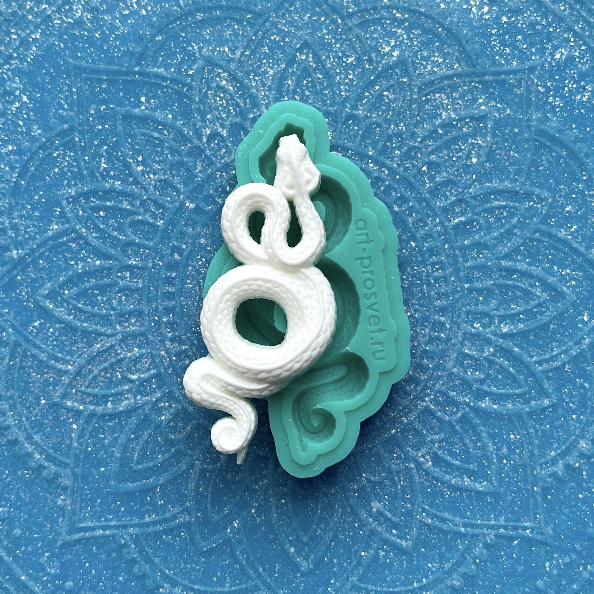 Молд "Змея щитоморник" (S)