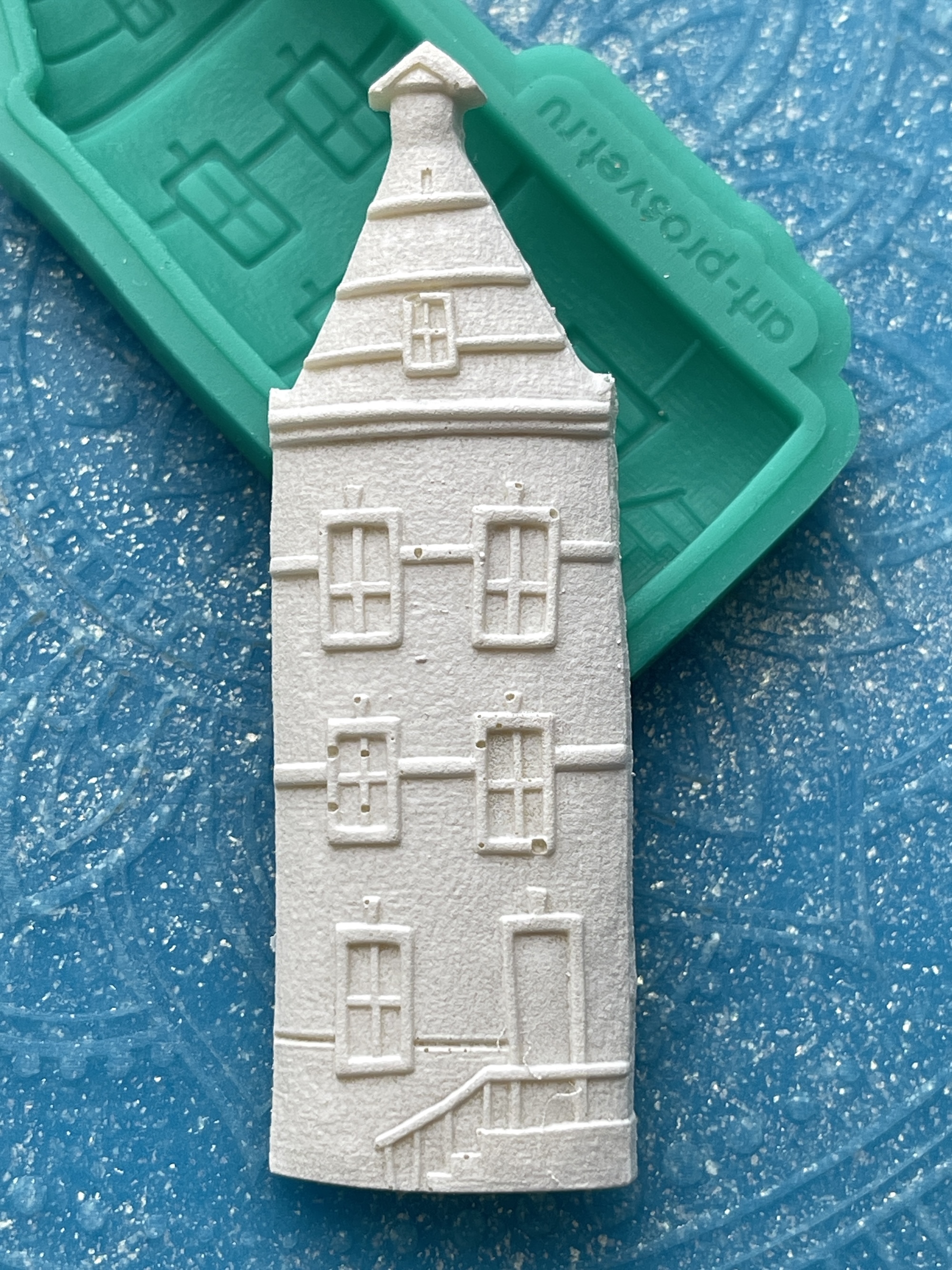 Молд "Домик 5" (M)