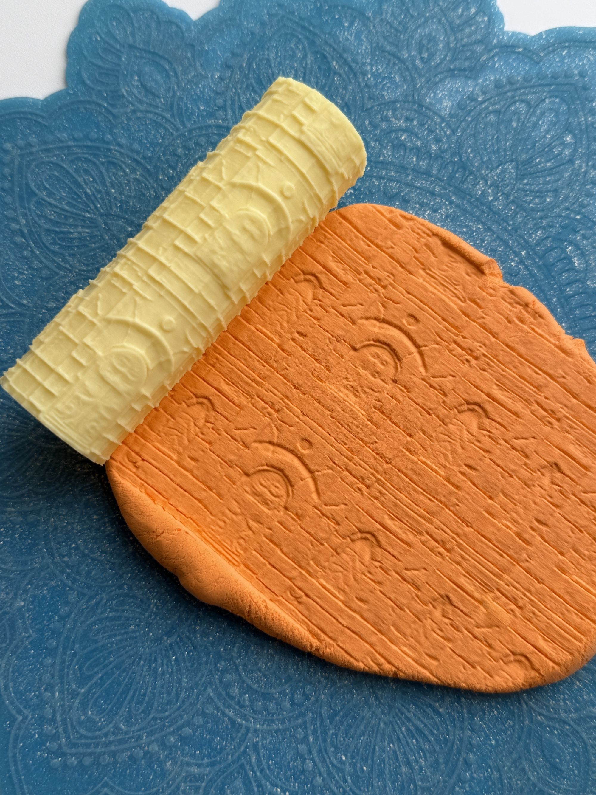 Текстурный ролик (скалка) "Стена замка" (L), площадь 100x100 мм