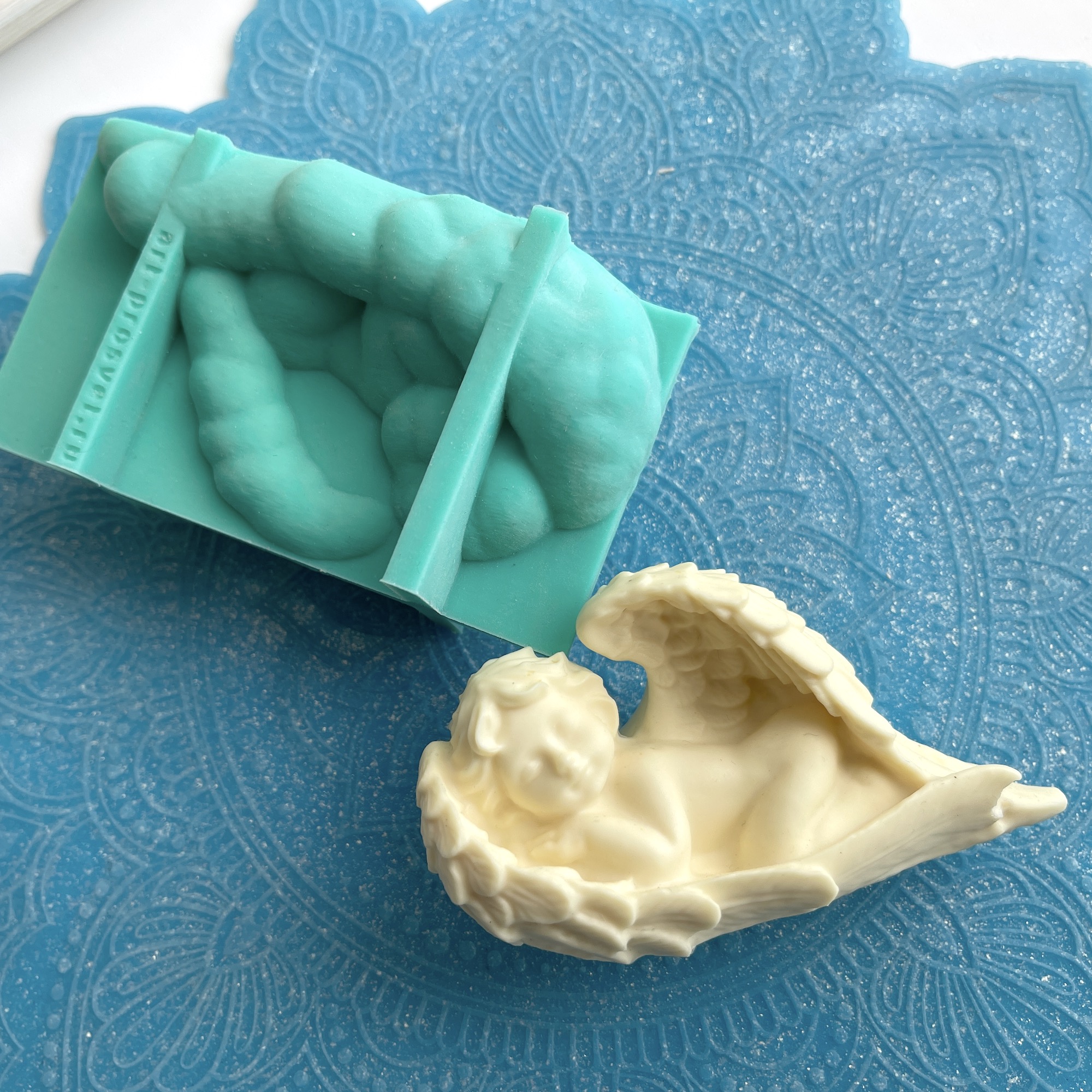 3D-молд "Спящий ангел в крыльях" (L)