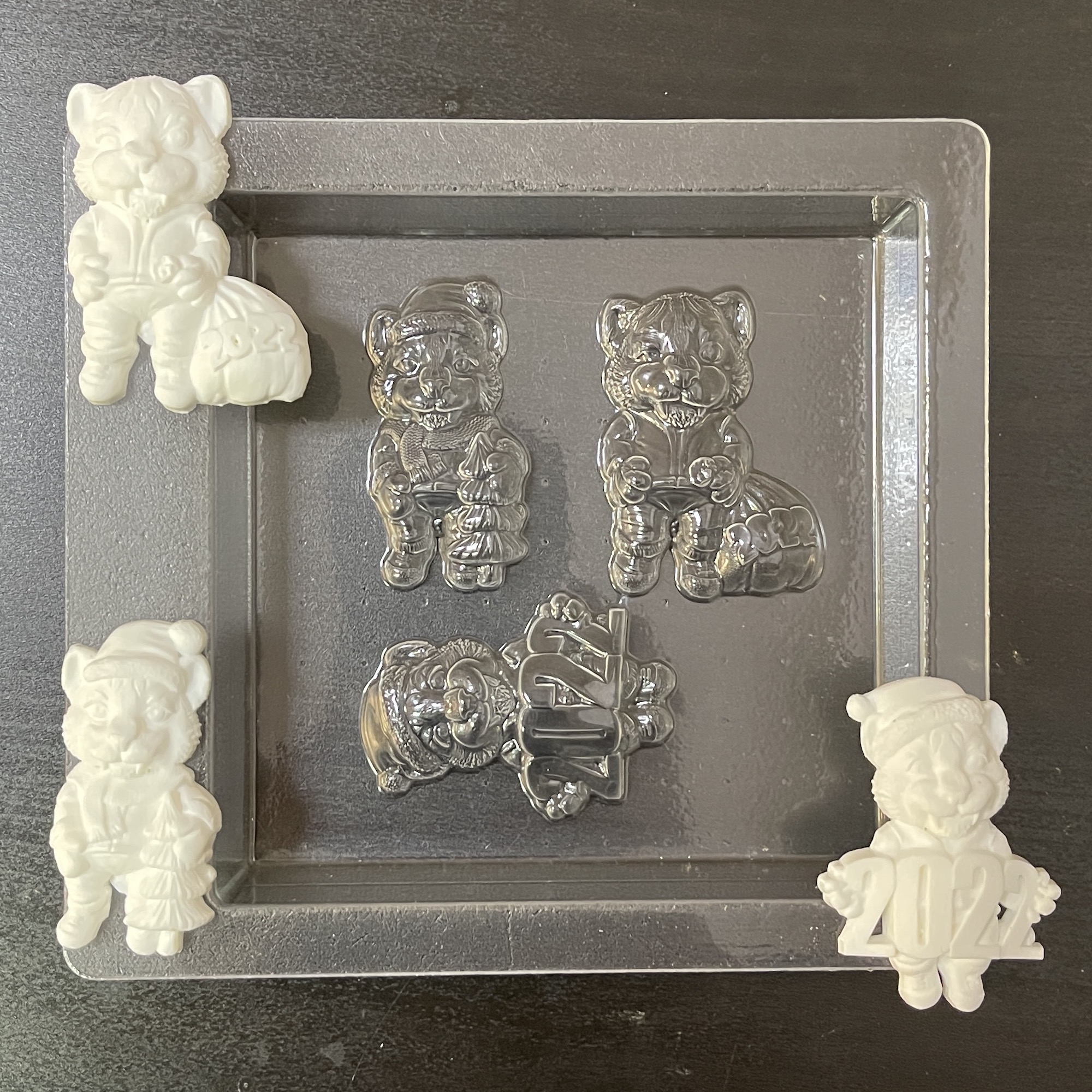 Пластиковая форма "Тигрята"