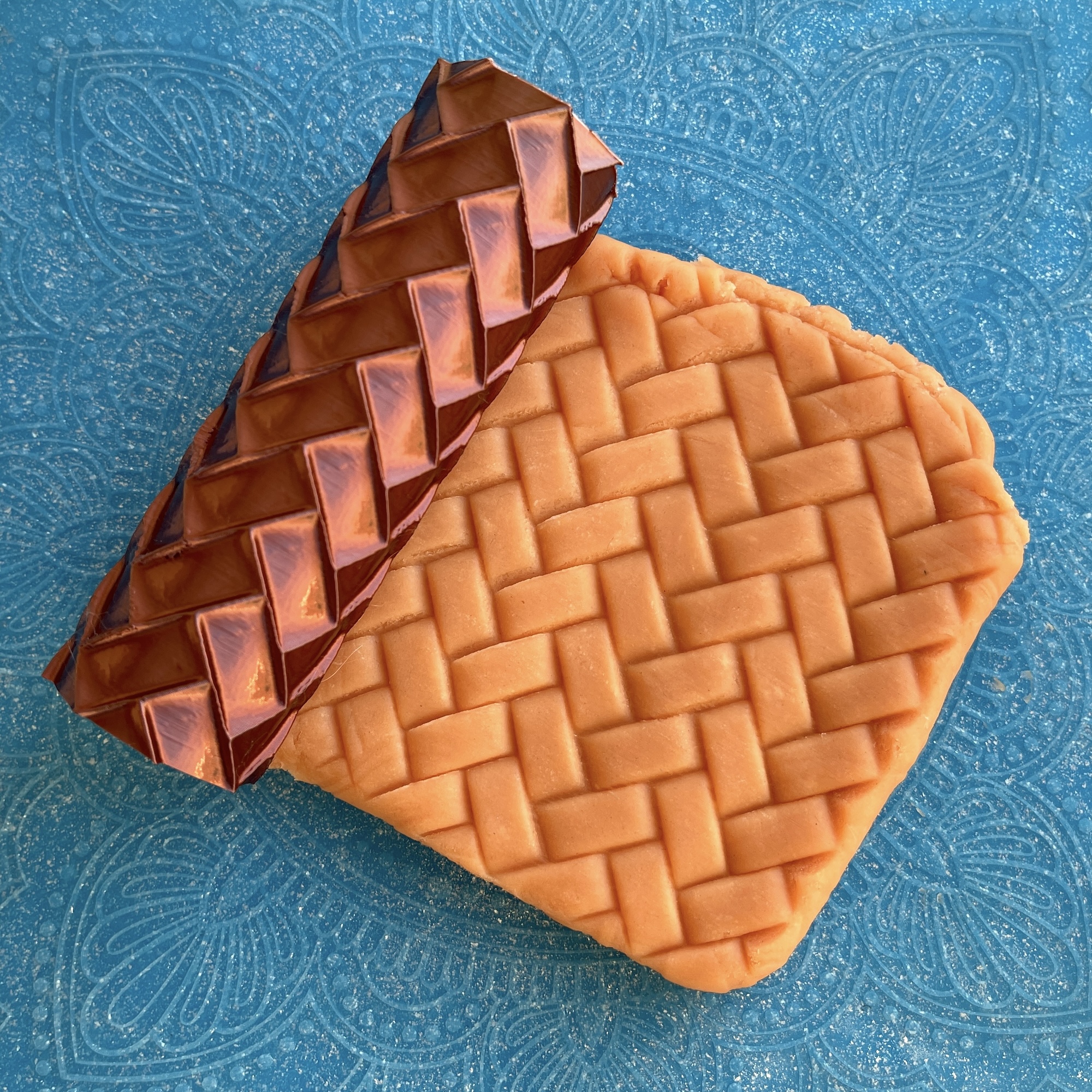 Текстурный ролик (скалка) "Плетенка 1" (L) OUT, площадь 100x100 мм