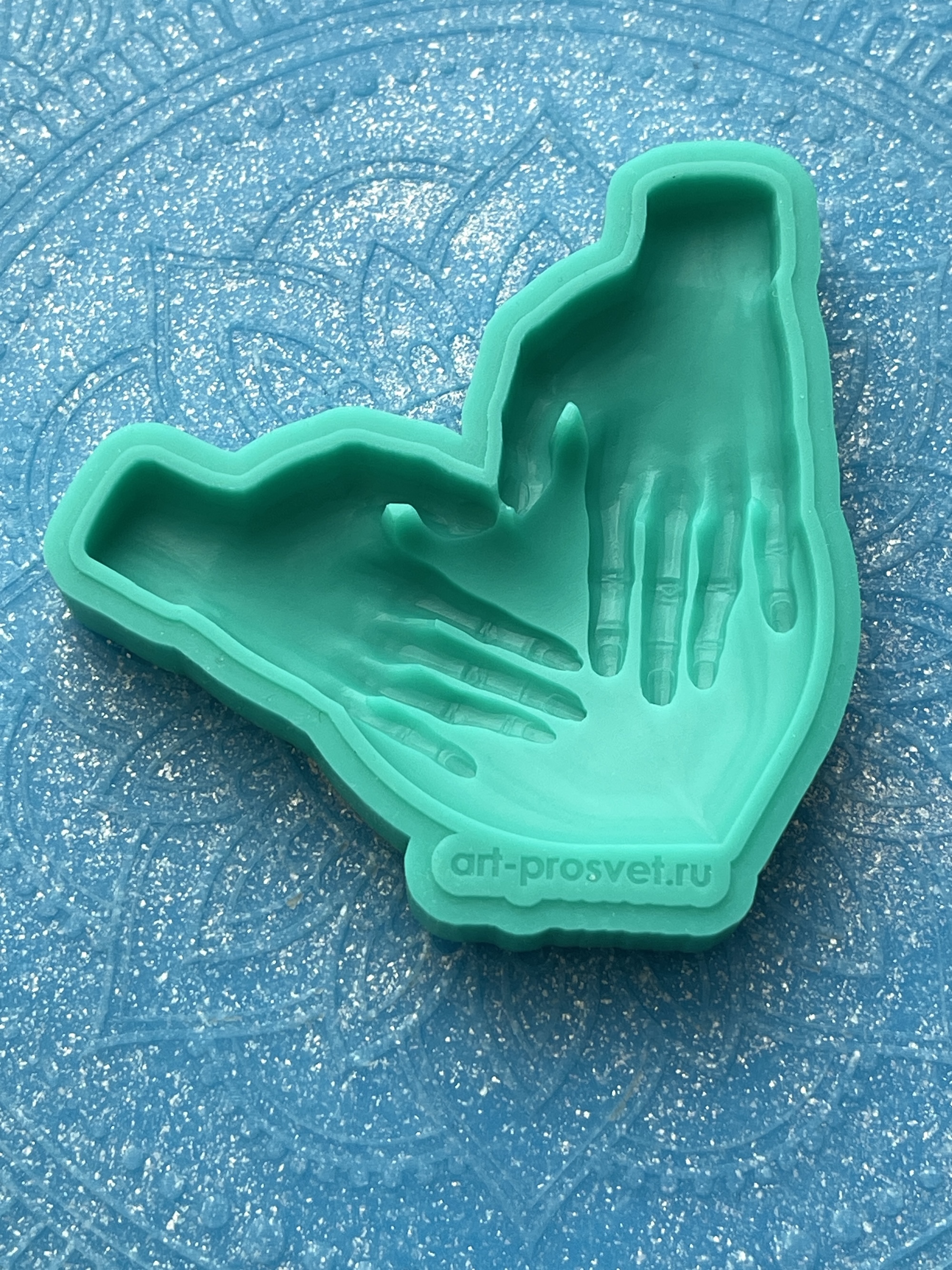 Молд "Сердце в руках" (M)