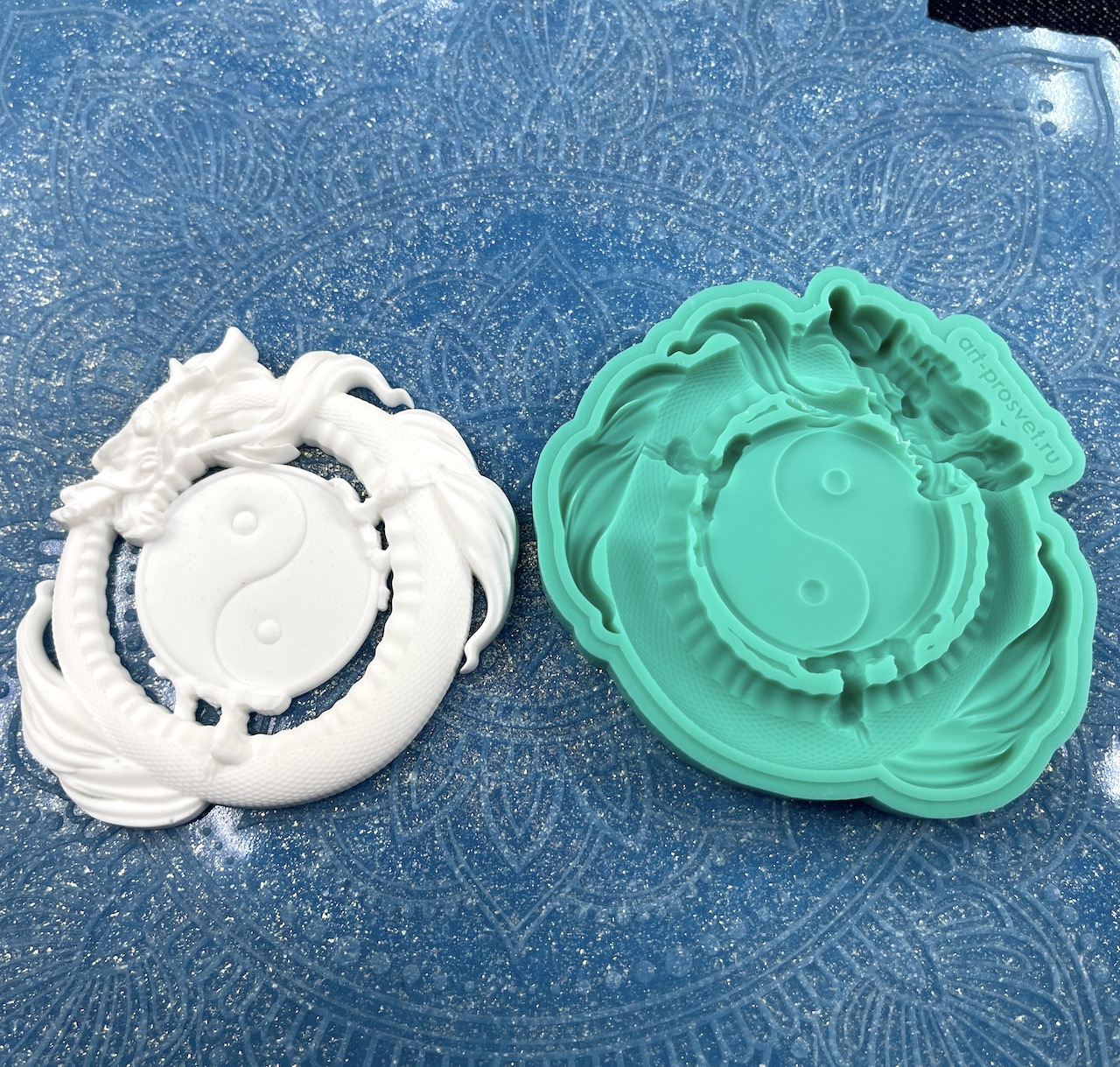 Молд "Дракон Инь и Янь" (M)