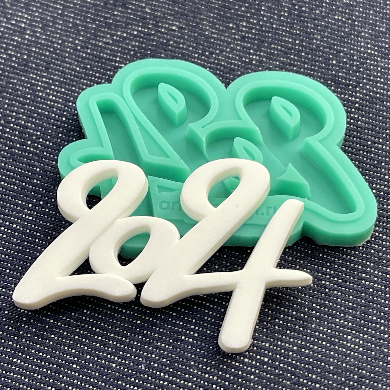 Молд надпись "2024" (S)