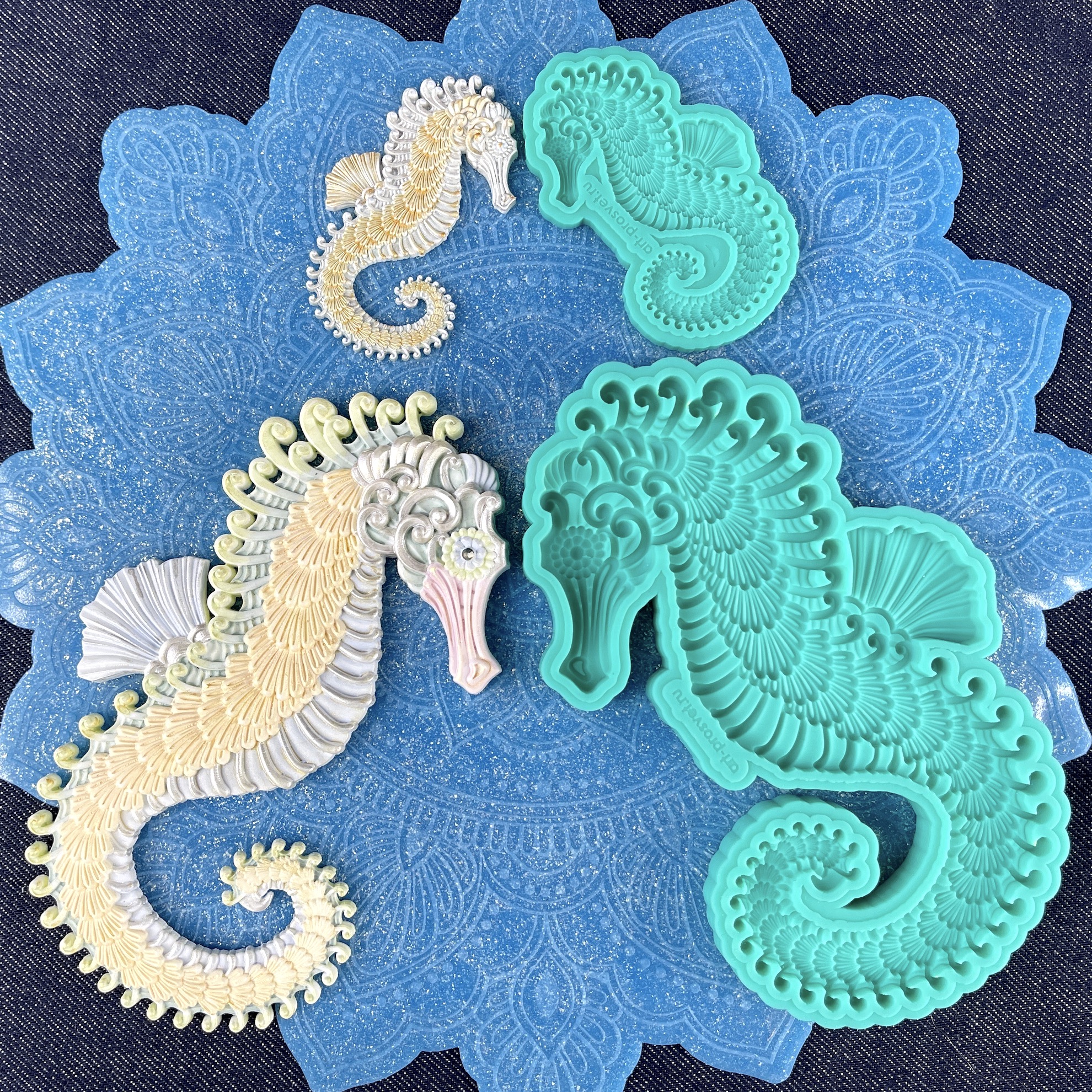 Молд "Морской конёк с рельефным рисунком" (M)