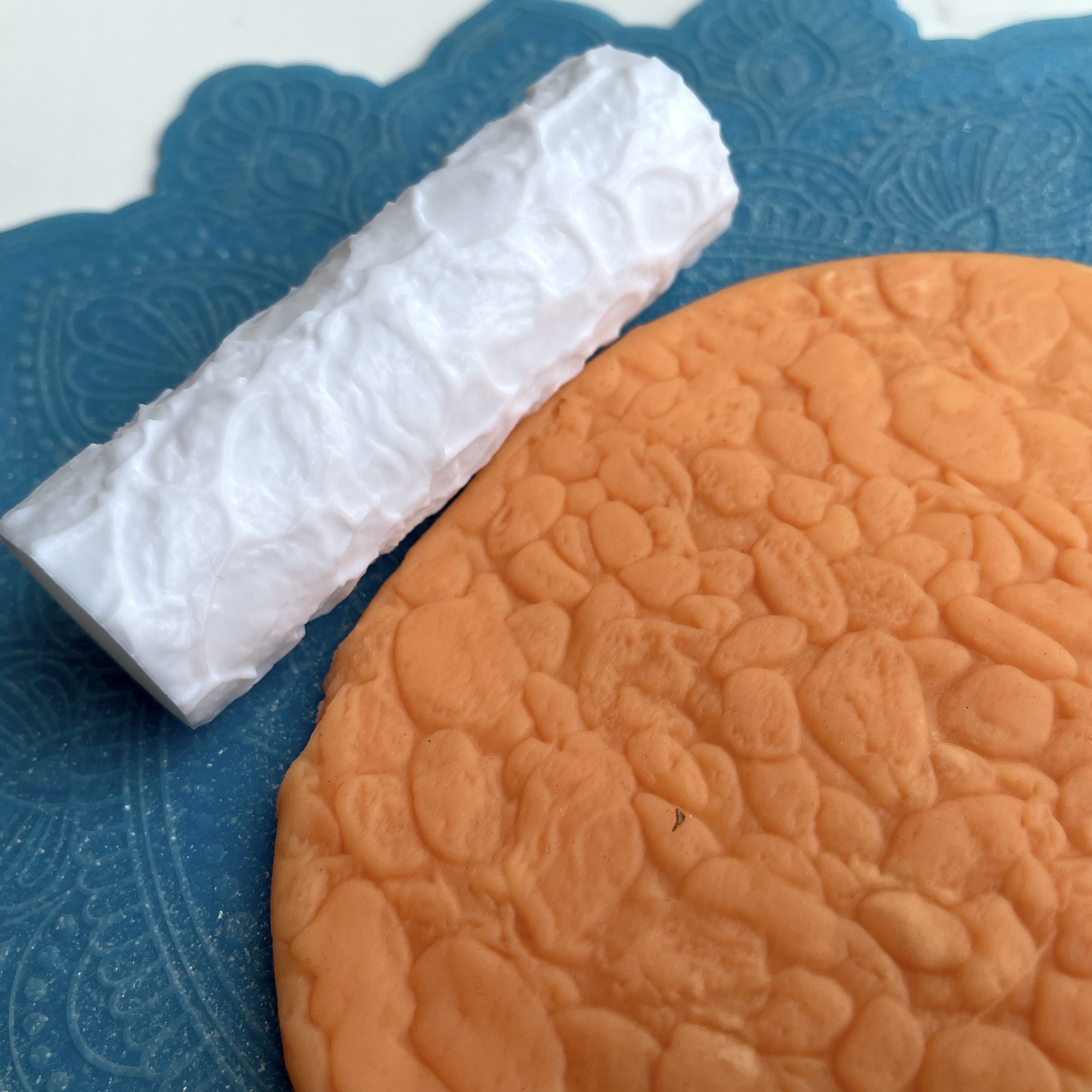 Текстурный ролик (скалка) "Камни" (L), площадь 100x100 мм