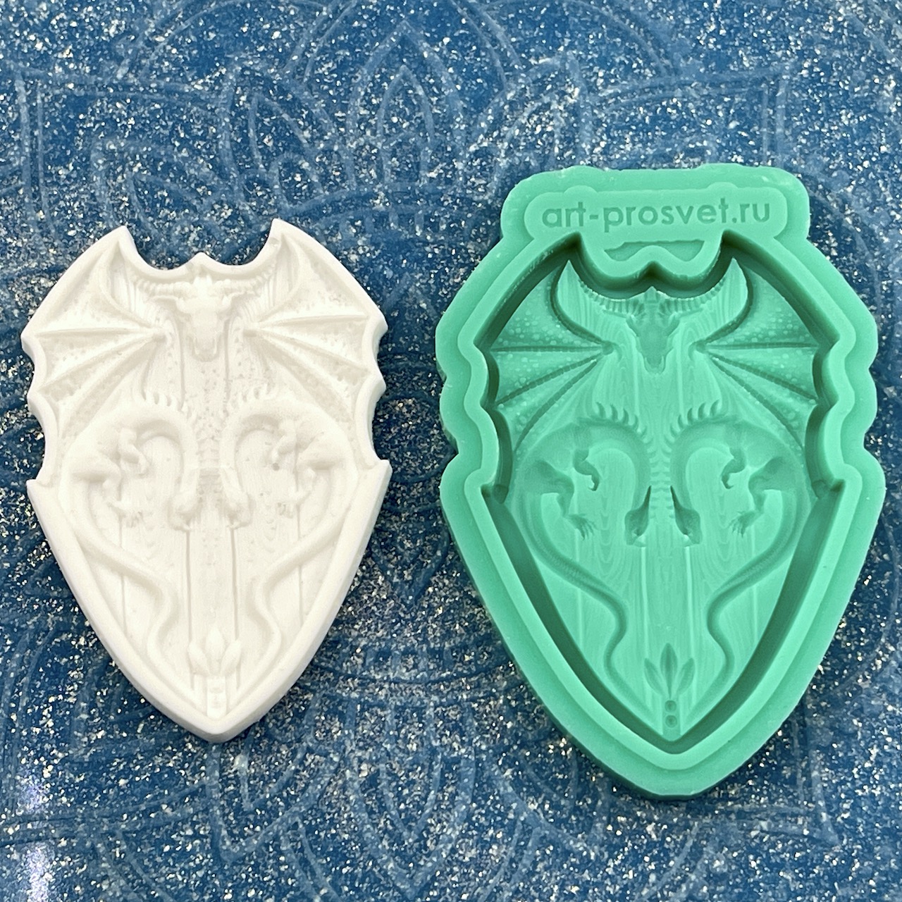 Молд "Щит с драконами" (S)