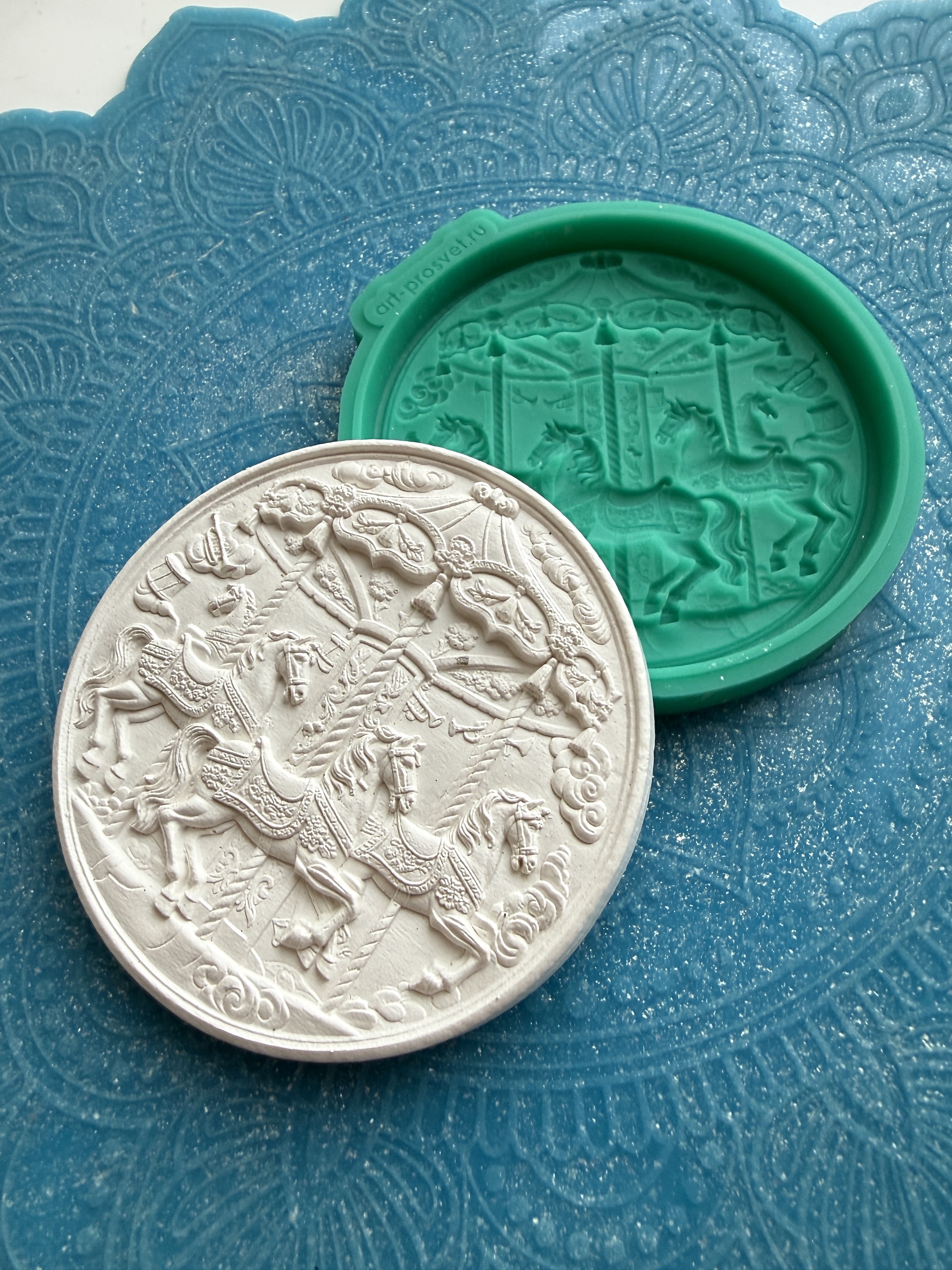 Молд панно "Карусель с лошадками" (M)