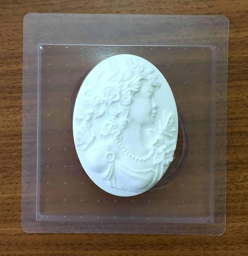 Пластиковая форма для мыла "Камея прекрасной дамы"