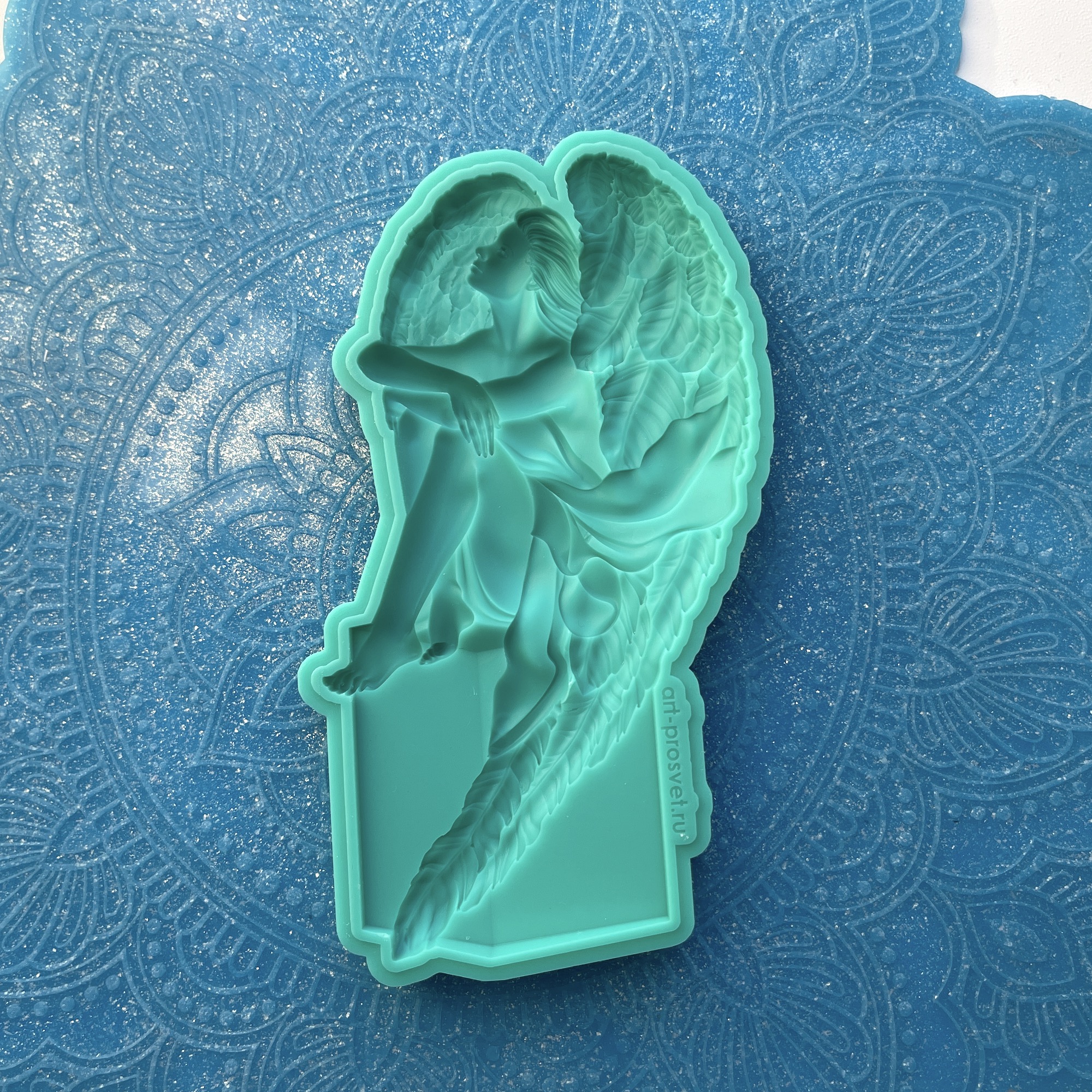 Молд  "Ангел на тумбе" правый (L)