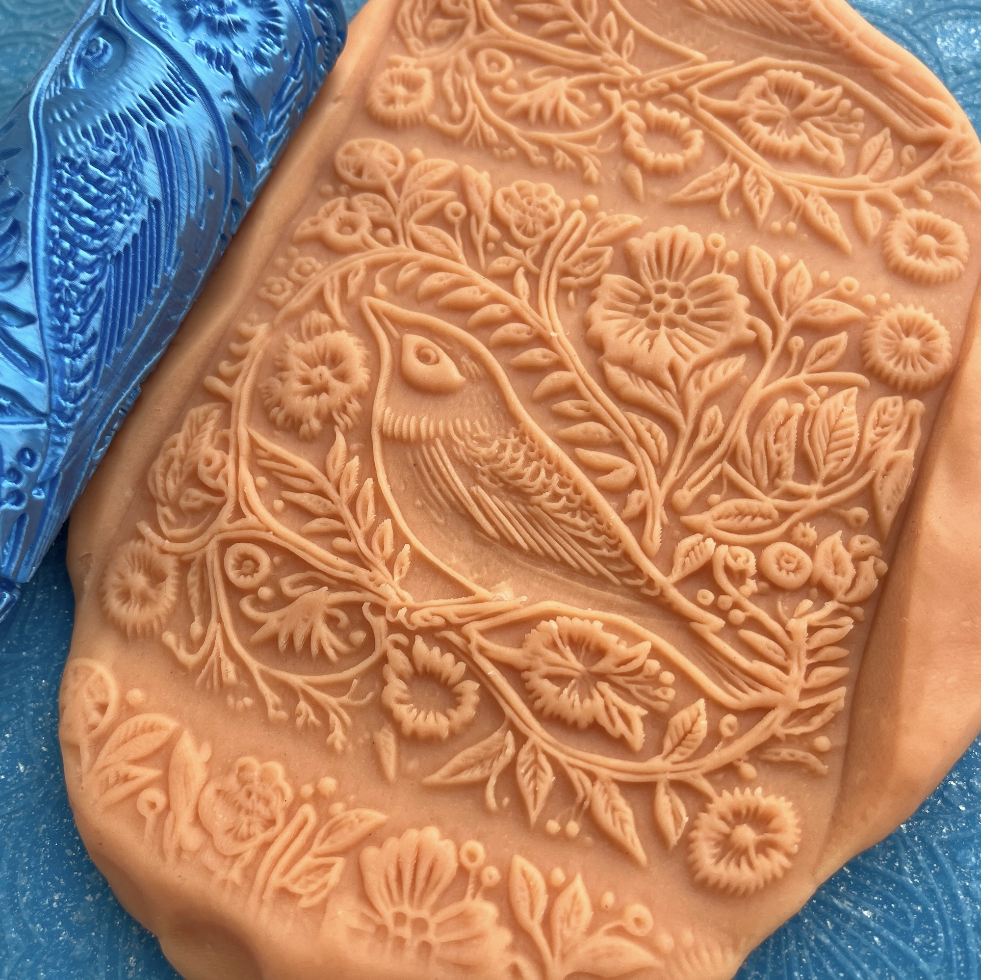 Текстурный ролик (скалка) "Птица 2" (L) OUT, площадь 100x100 мм