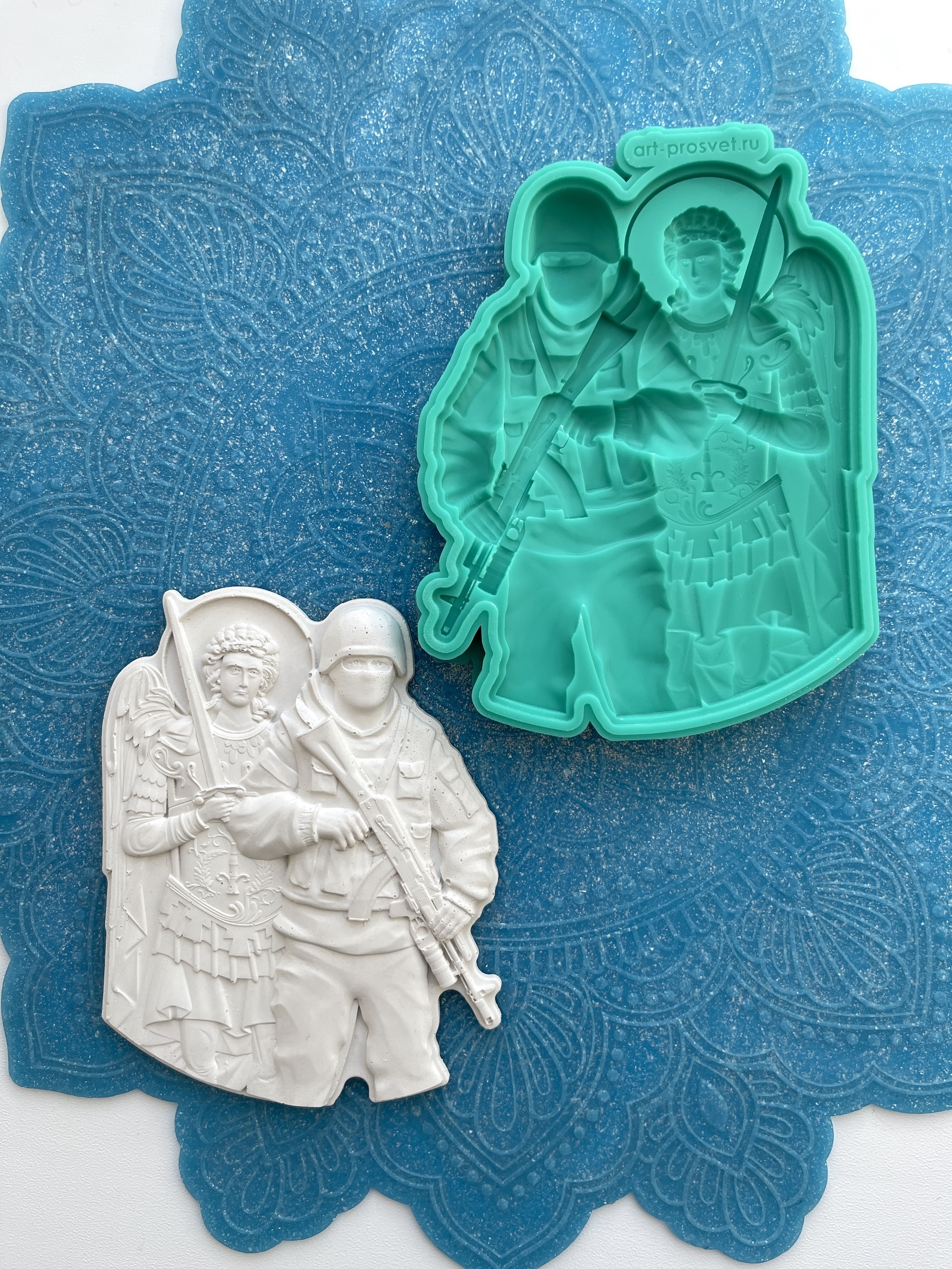 Молд "Защитники" (L)