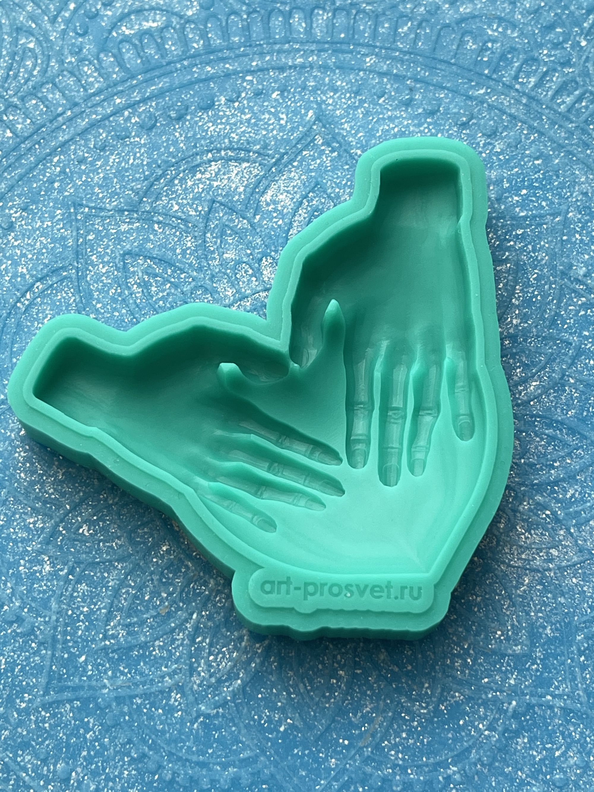 Молд "Сердце в руках" (M)