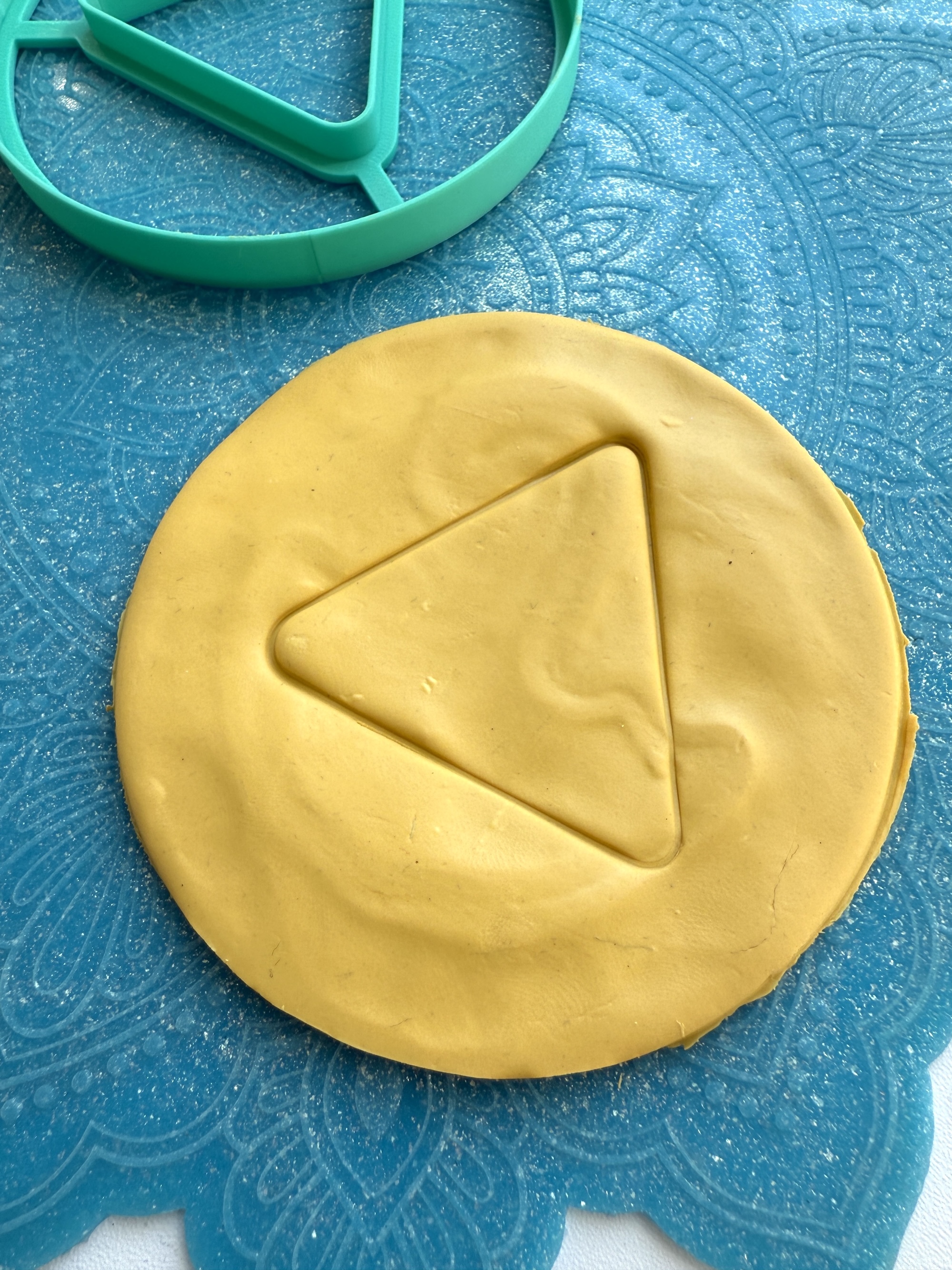 Форма-нож для теста, мастики, глины, по мотивам Игры в кальмара "Треугольник"