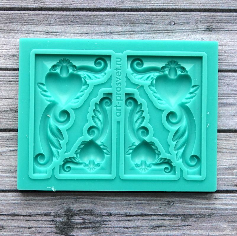 Молд набор "Треугольные уголки с сердцем"