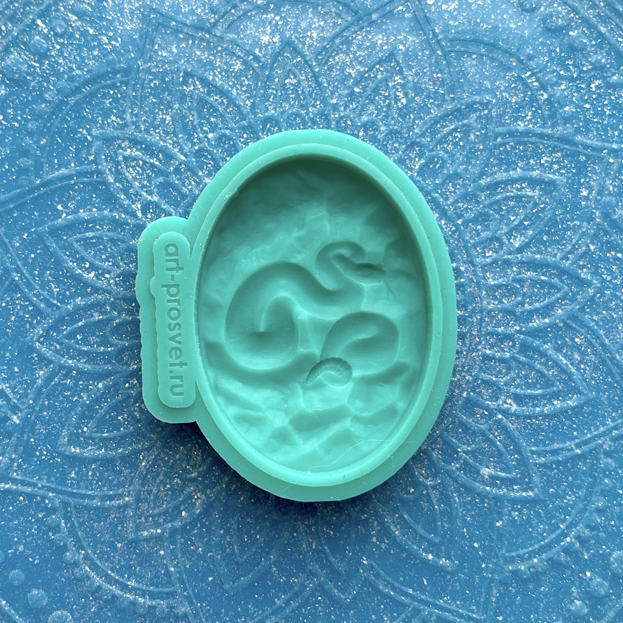 Молд камея "Гадюка на скалах" (S)